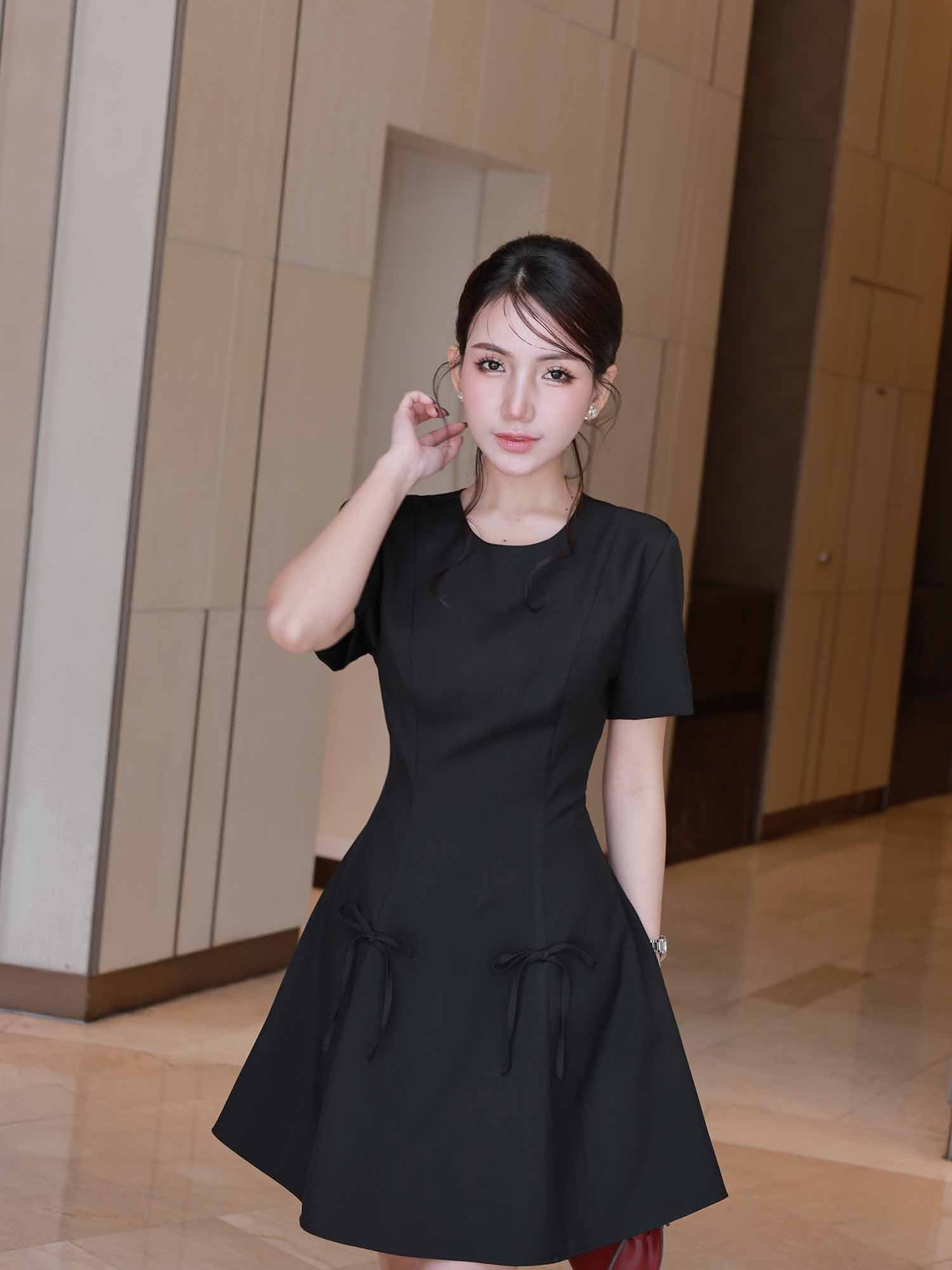 Đầm mini xoè phối dây nơ