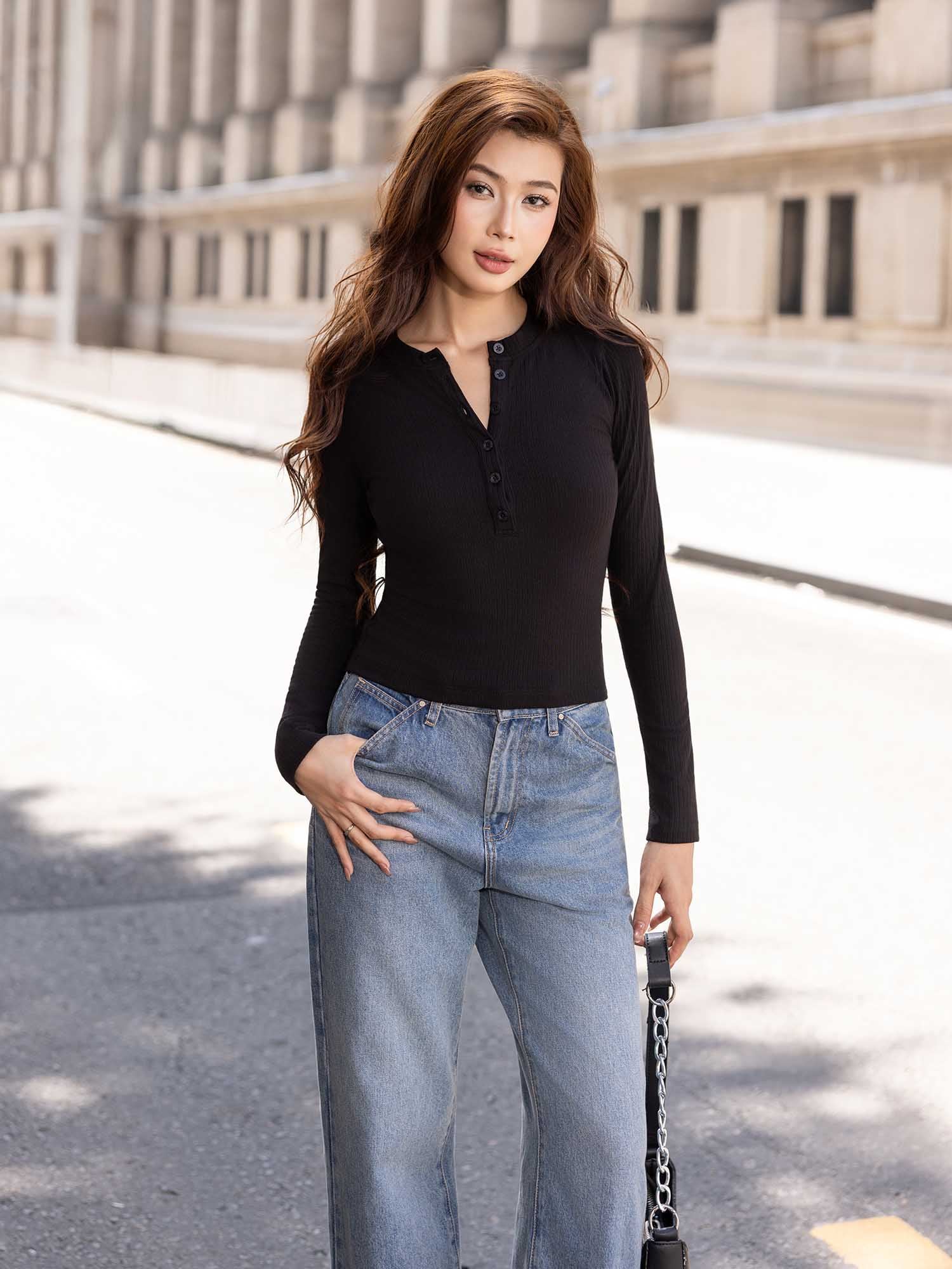 Áo thun tay dài cổ tròn gài nút