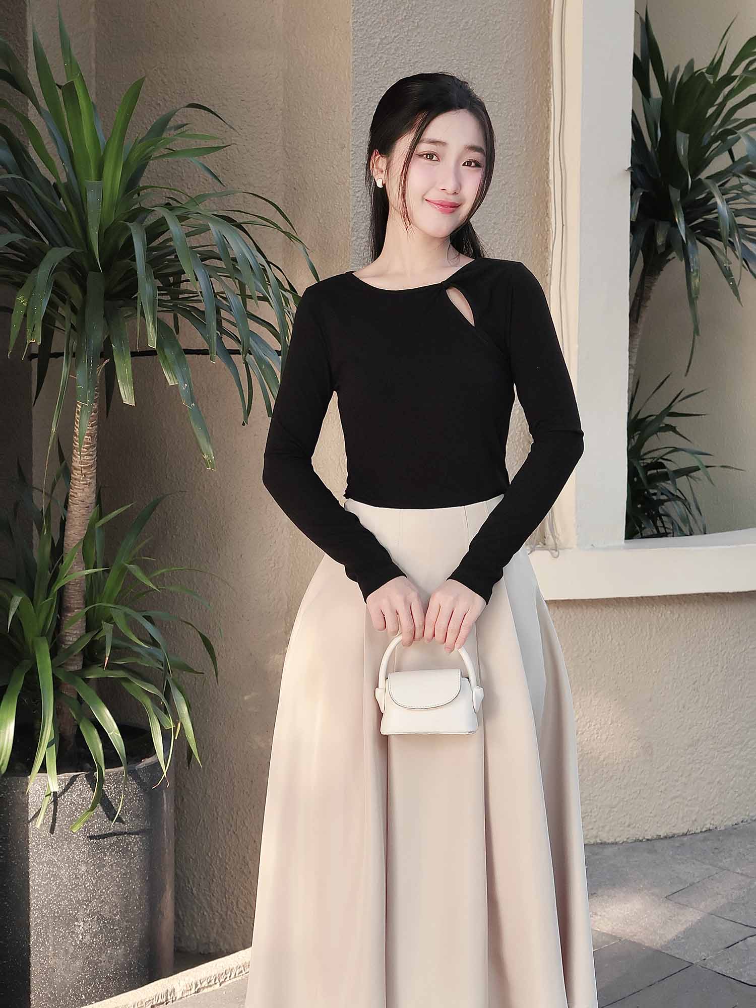 Áo thun ôm body dài tay khoét cổ