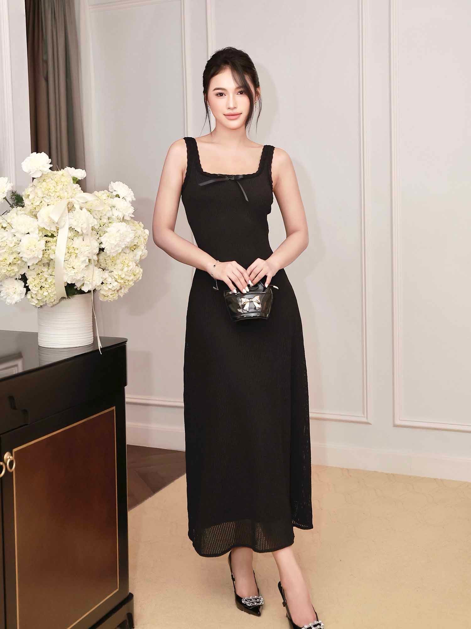 Đầm midi thun dệt kim sát nách cổ U