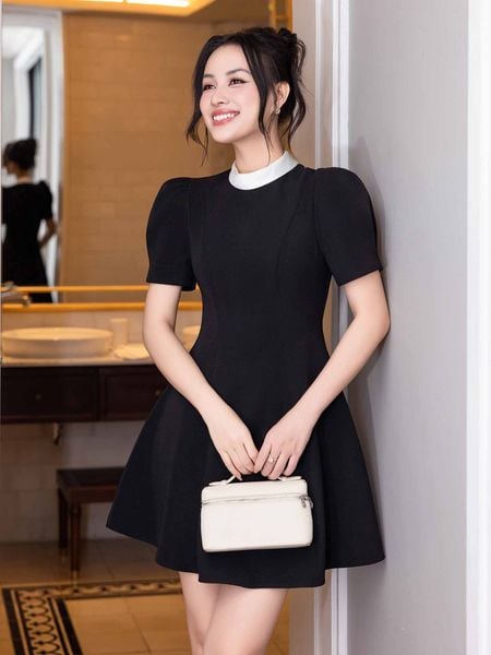  Đầm mini phối cổ lụa tương phản 