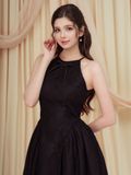 Đầm mini ren cổ yếm 