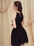  Đầm mini ren cổ yếm 
