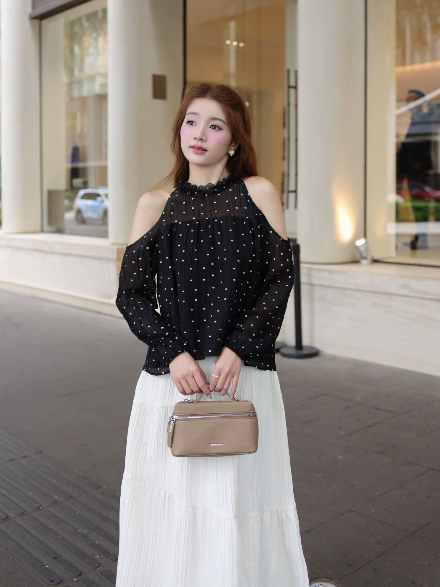  Áo kiểu tơ khoét vai tay dài 