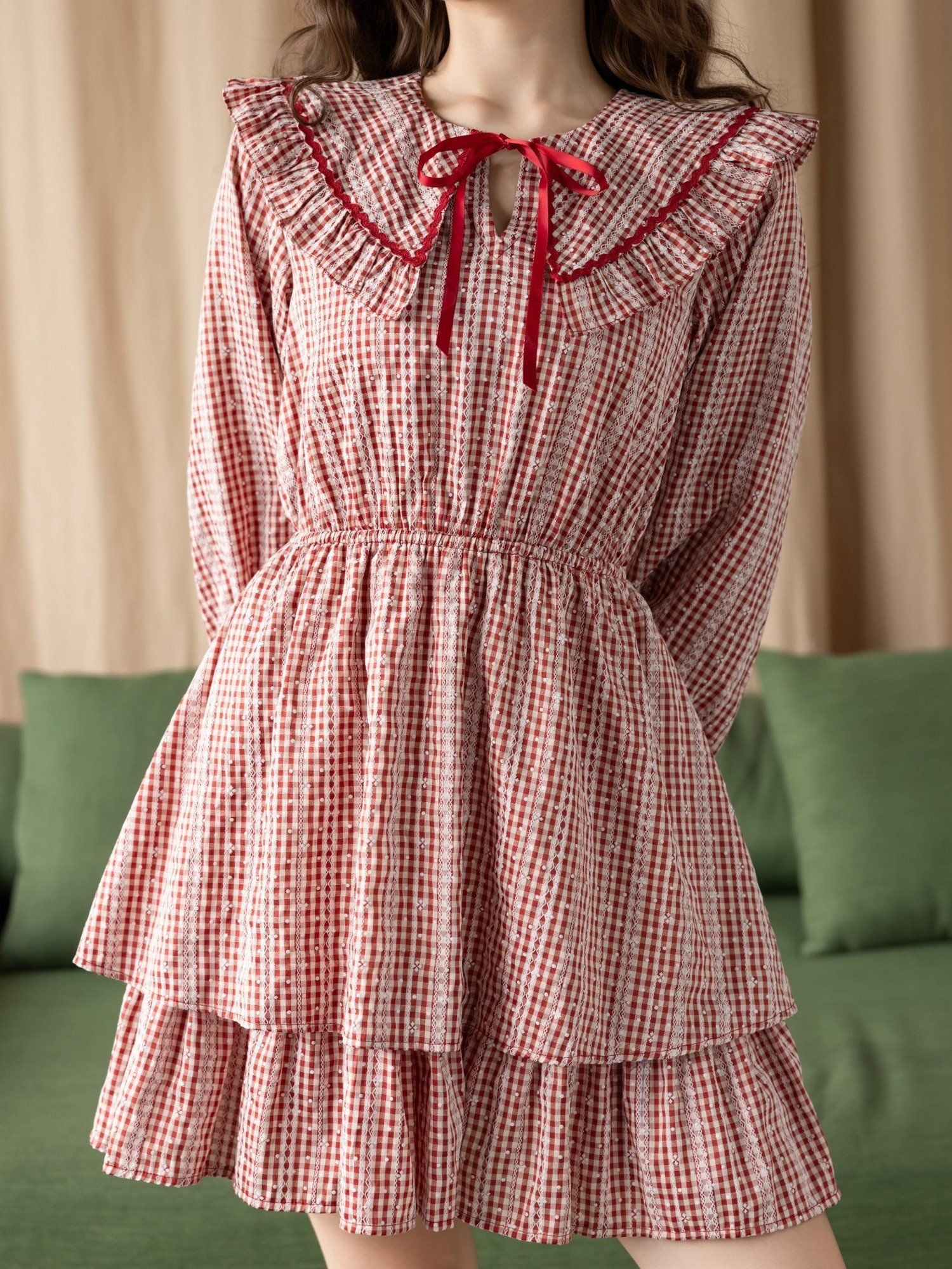  Đầm caro phối ren bèo cổ 