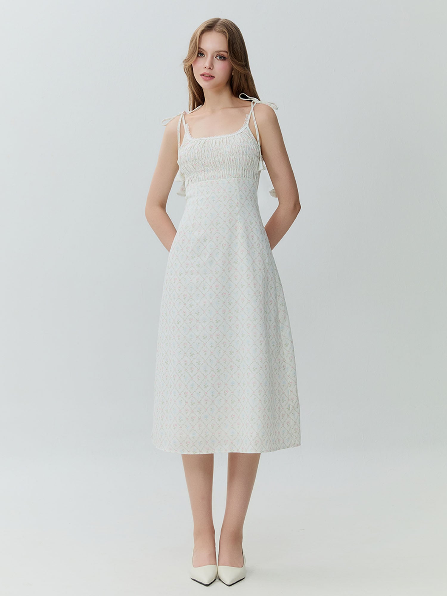 Đầm midi smocking ngực viền ren dây chuông