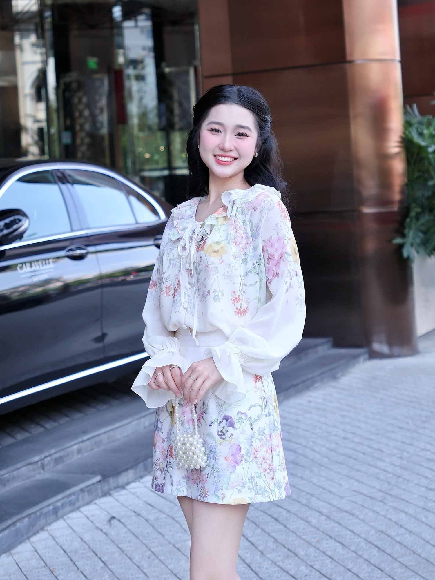  Váy mini chữ A phi mờ in hoa 