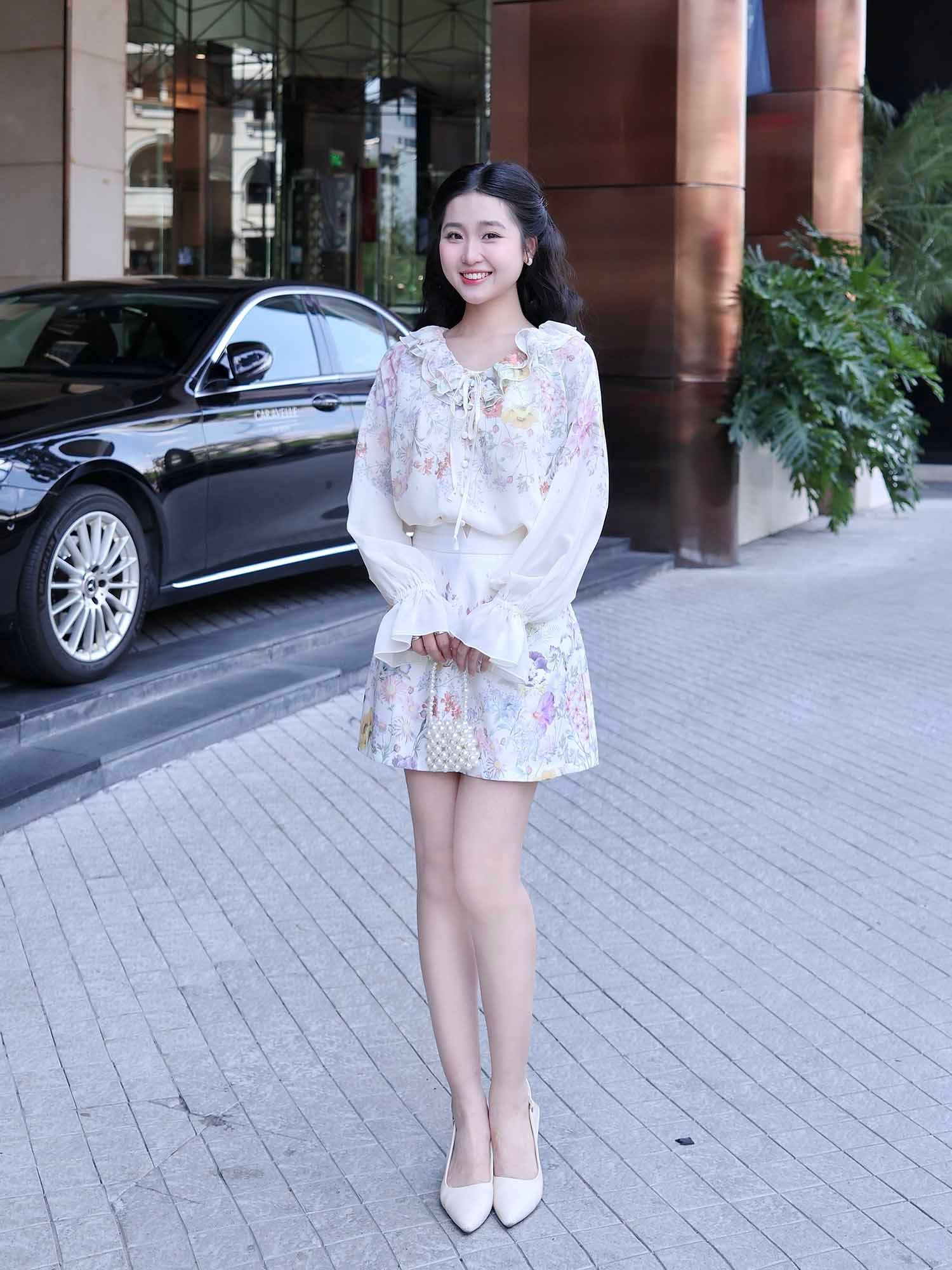  Váy mini chữ A phi mờ in hoa 