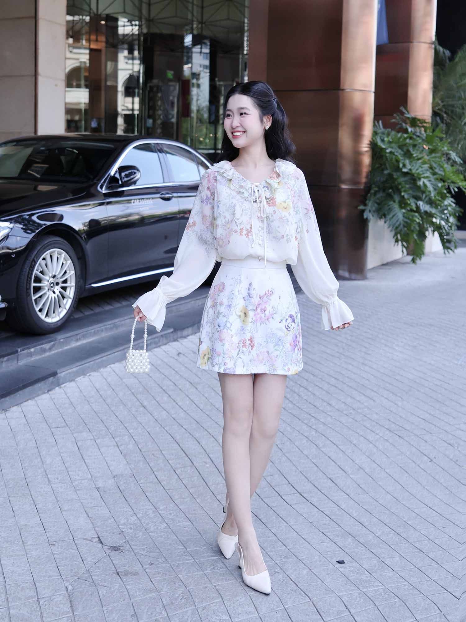 Áo voan tơ in hoa cổ bèo tay phồng