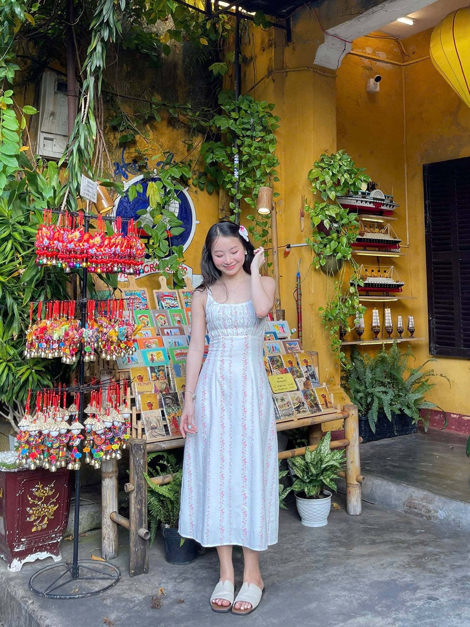 Đầm midi smocking ngực viền ren dây chuông