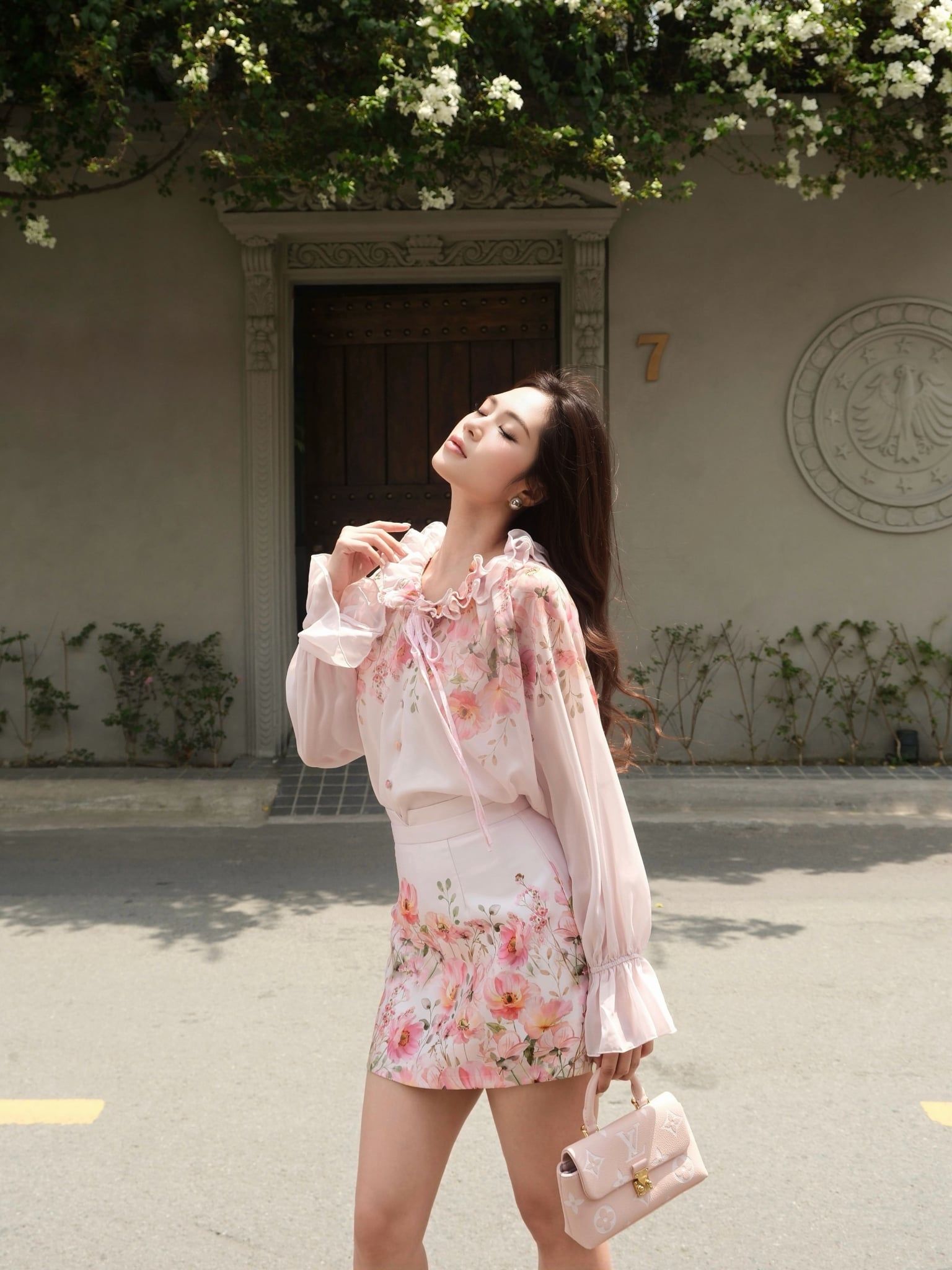  Áo voan tơ in hoa cổ bèo tay phồng 