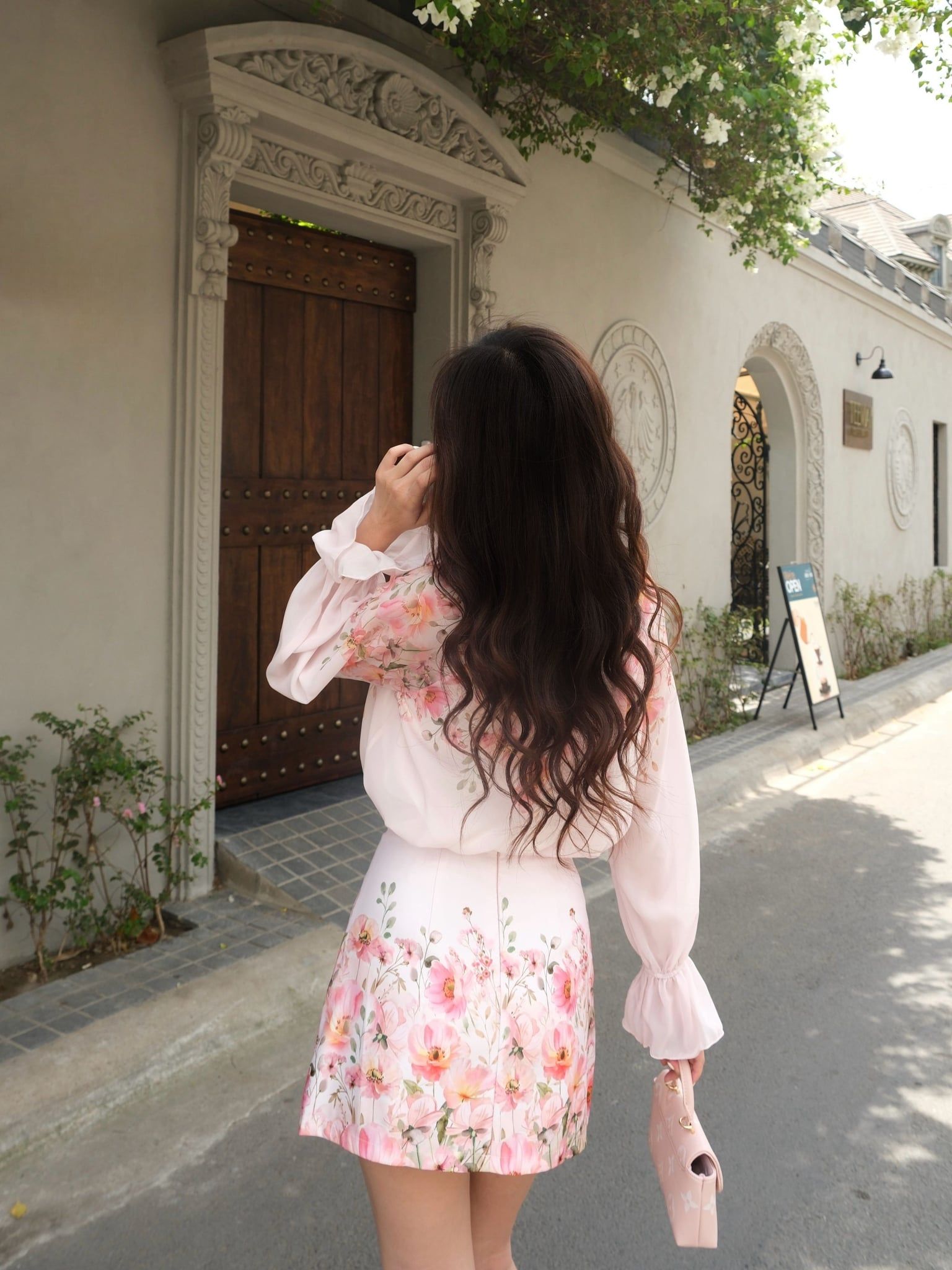  Áo voan tơ in hoa cổ bèo tay phồng 