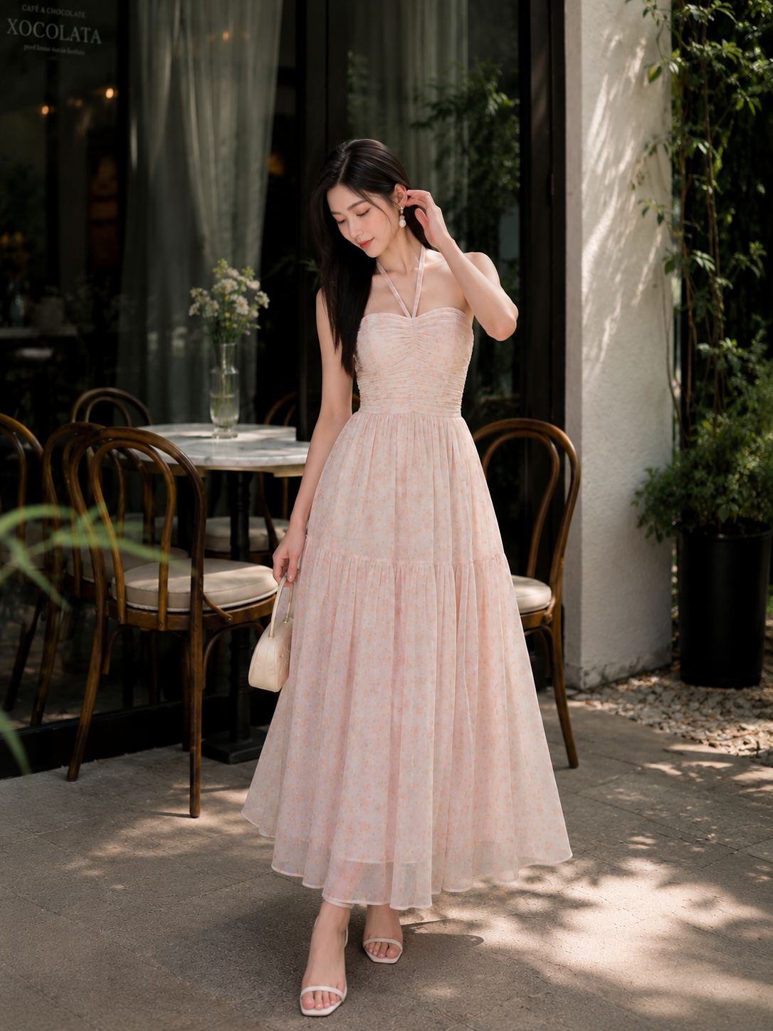  Đầm maxi voan hoa kim tuyến thắt nơ cổ 