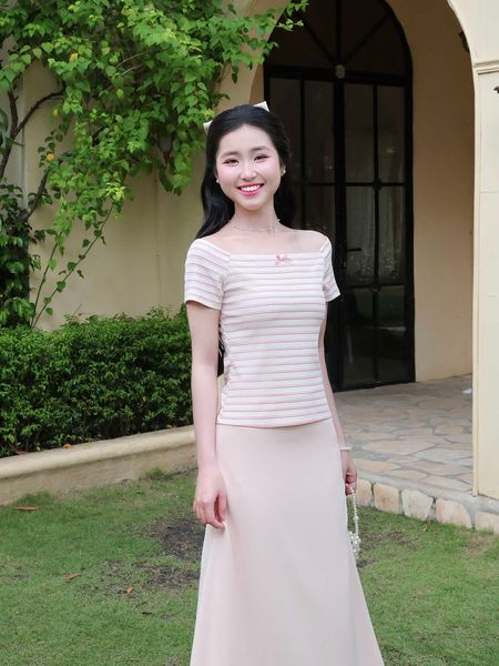  Áo thun sọc bẹt vai 