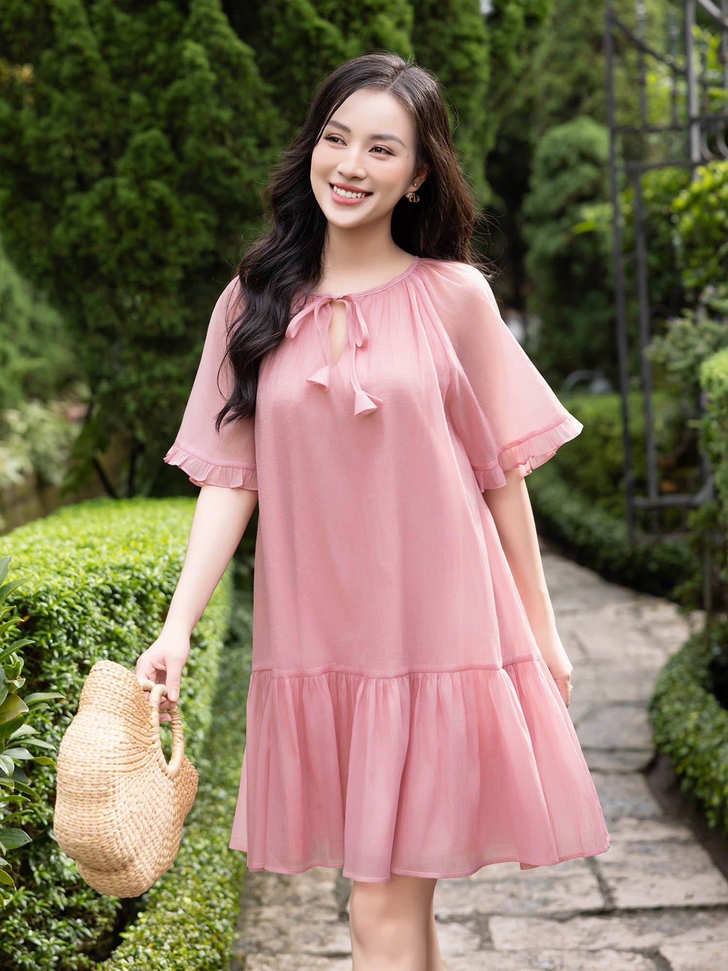  Đầm form rộng phối bèo thắt nơ 