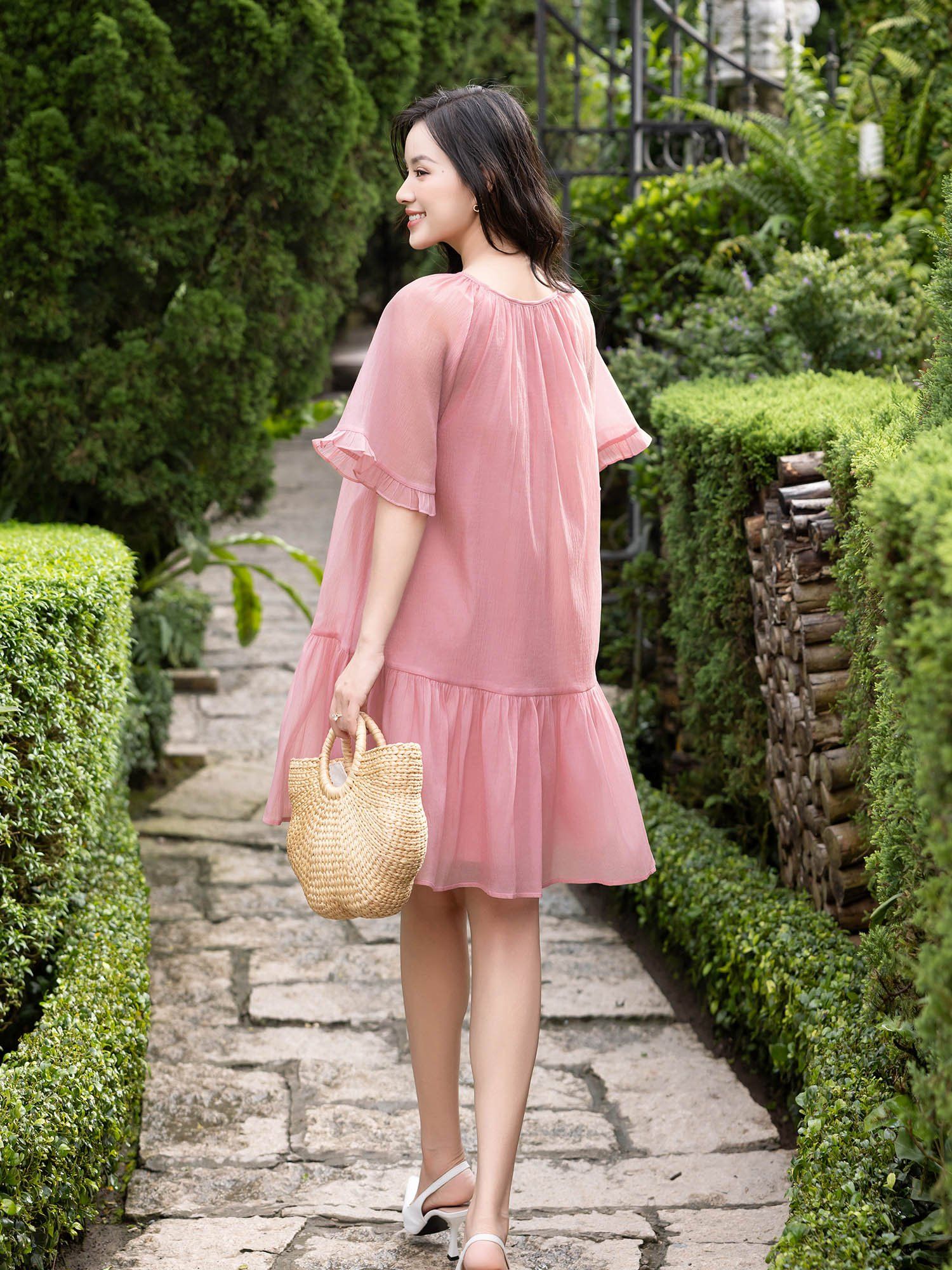  Đầm form rộng phối bèo thắt nơ 