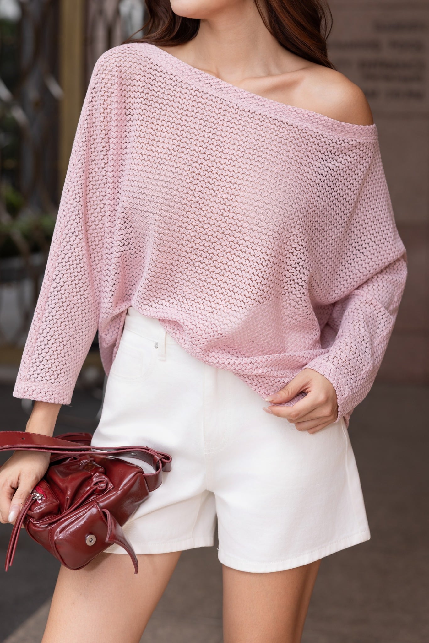 Áo lưới oversize cổ thuyền