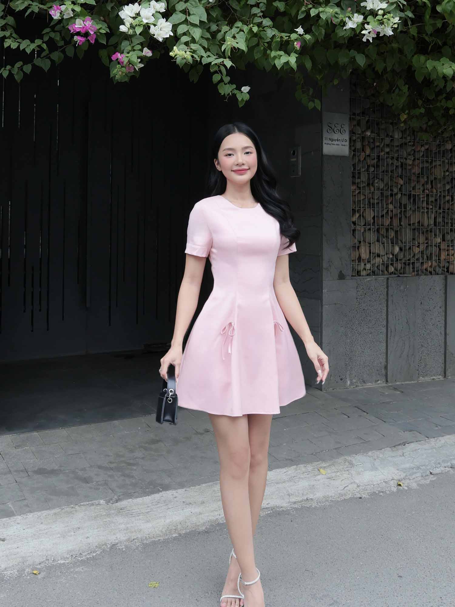 Đầm mini xoè phối dây nơ