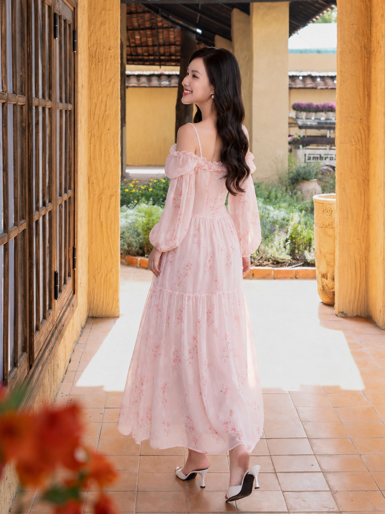 Đầm midi voan hoa tay phồng dài