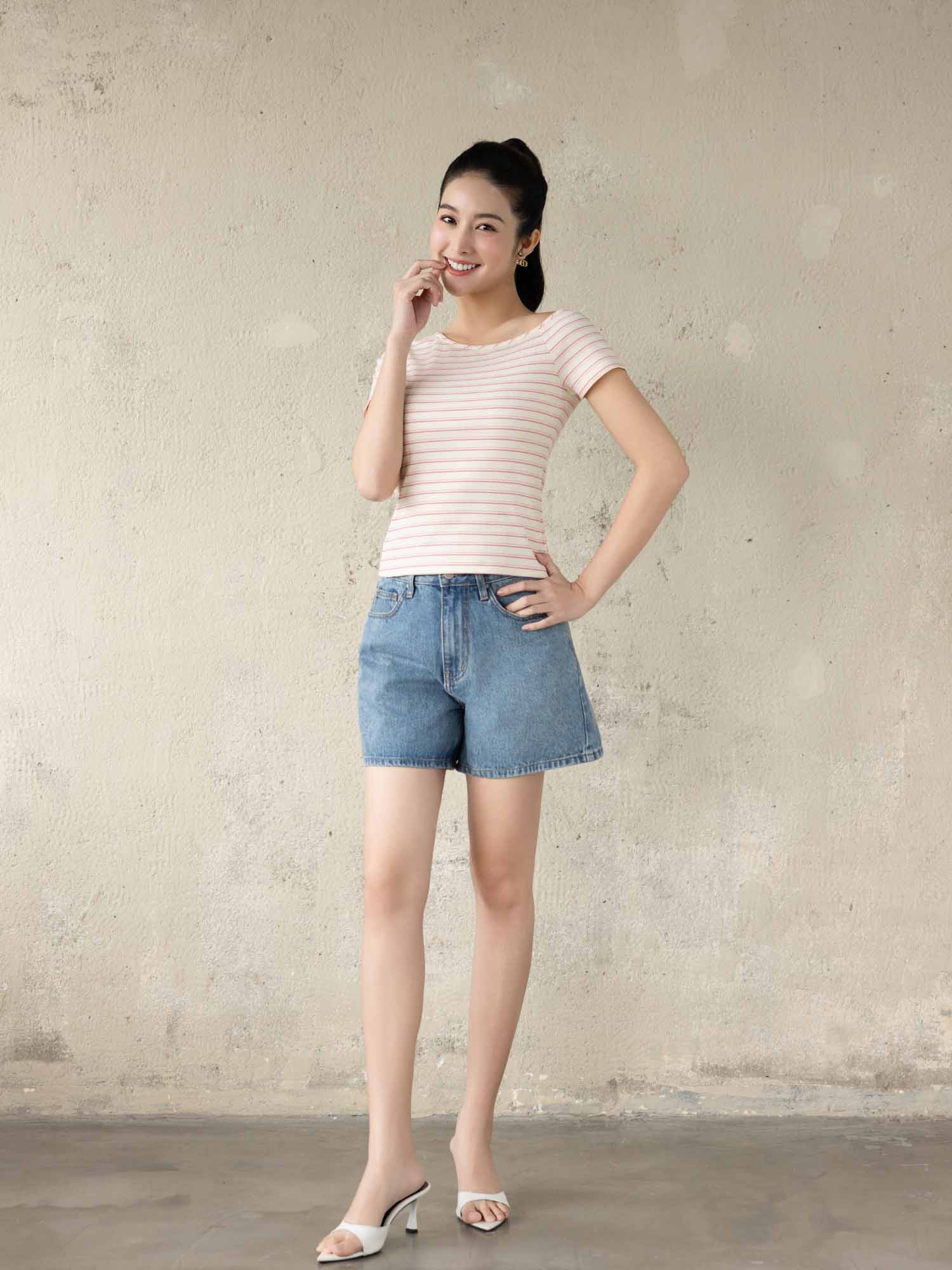 Áo thun sọc viền cổ