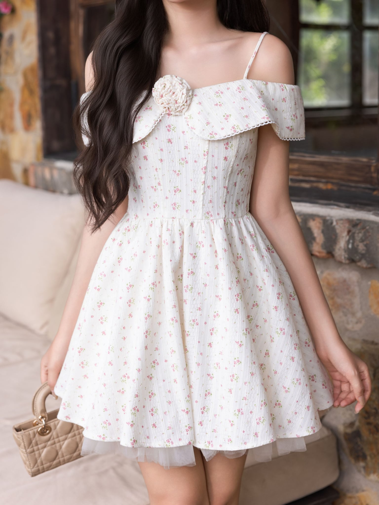 Đầm mini 2 dây trễ vai tùng xòe phối lưới
