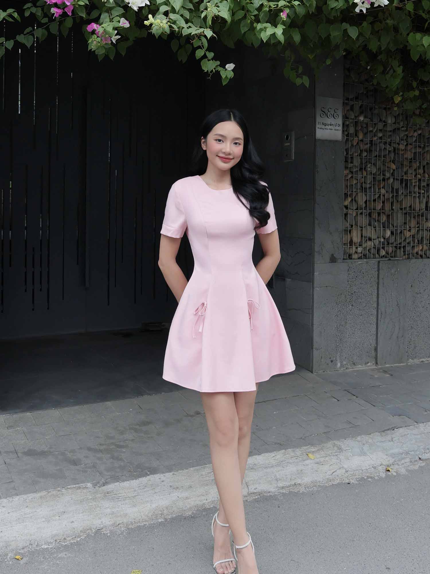 Đầm mini xoè phối dây nơ