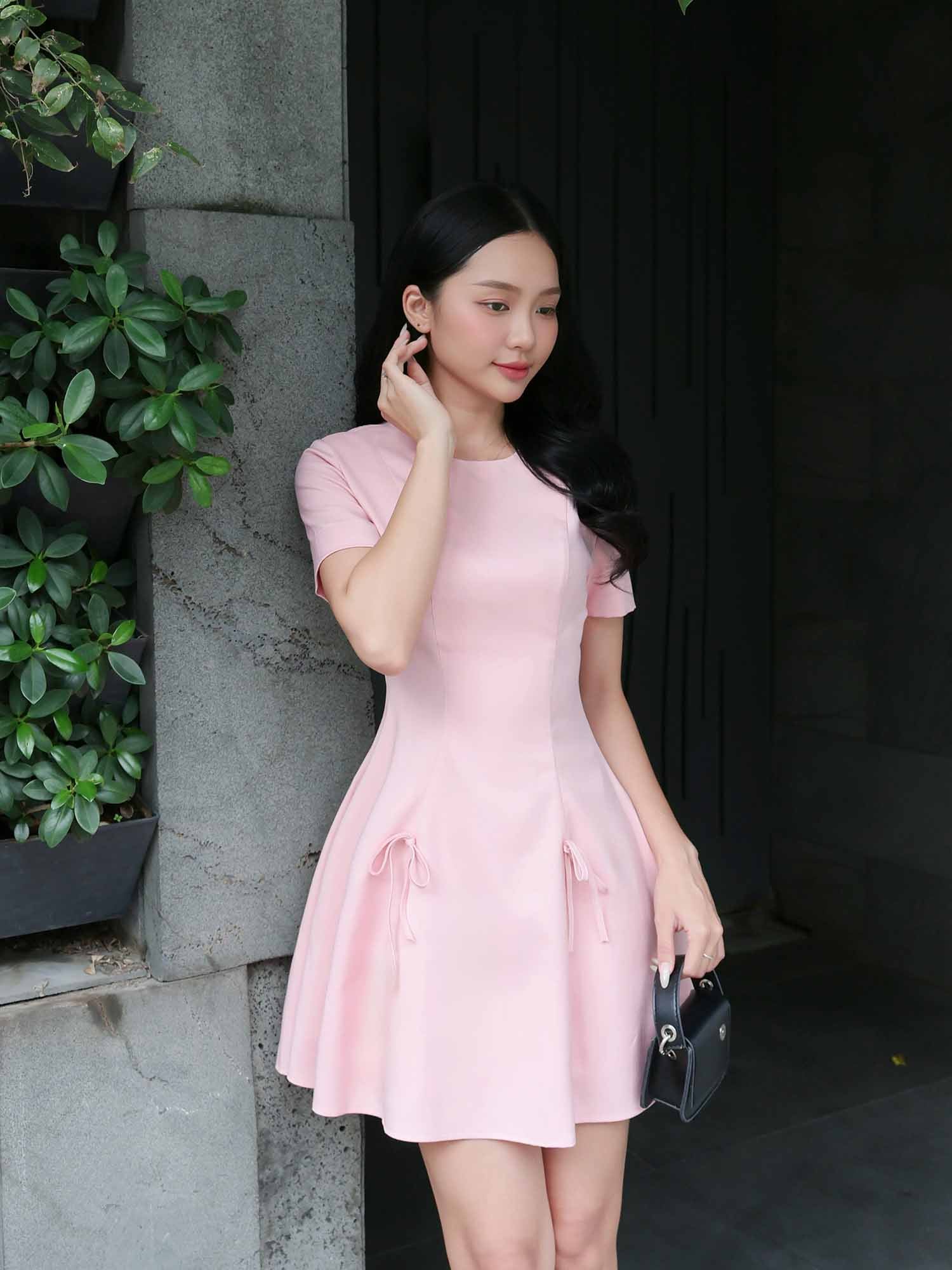 Đầm mini xoè phối dây nơ