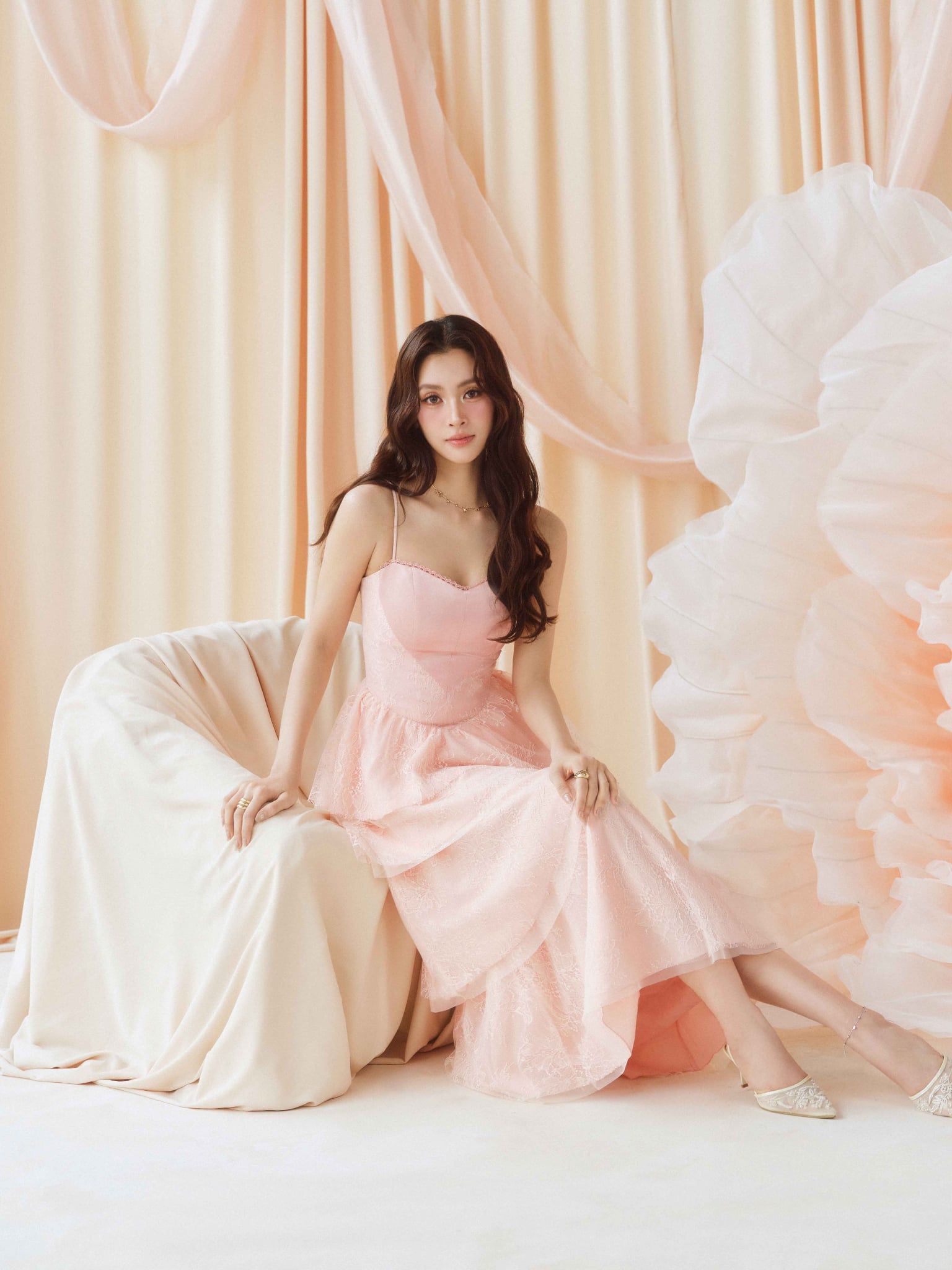  Đầm ren midi 4 tầng phối lụa 