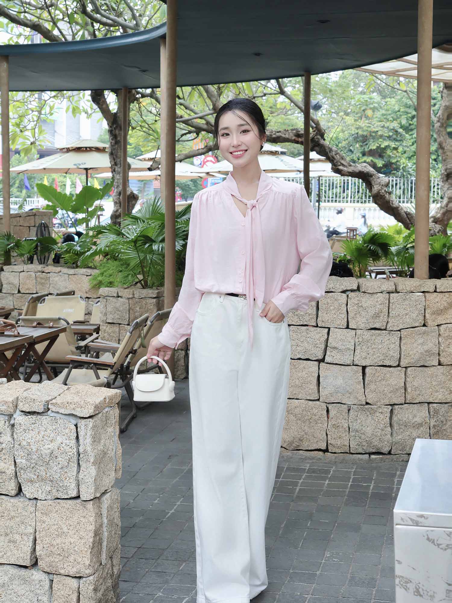 Áo sơ mi cổ tim thắt nơ