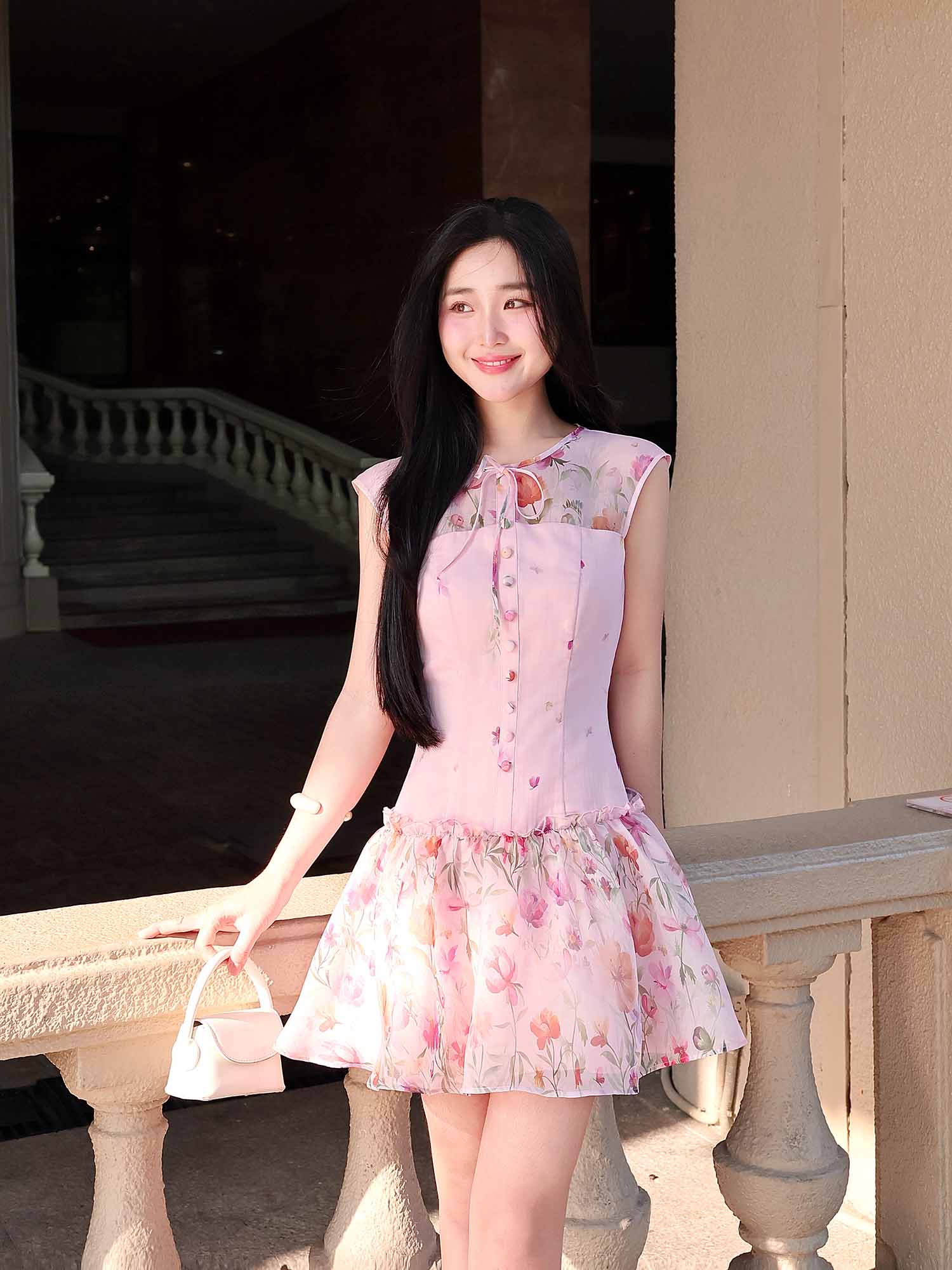 Đầm mini hạ eo voan hoa