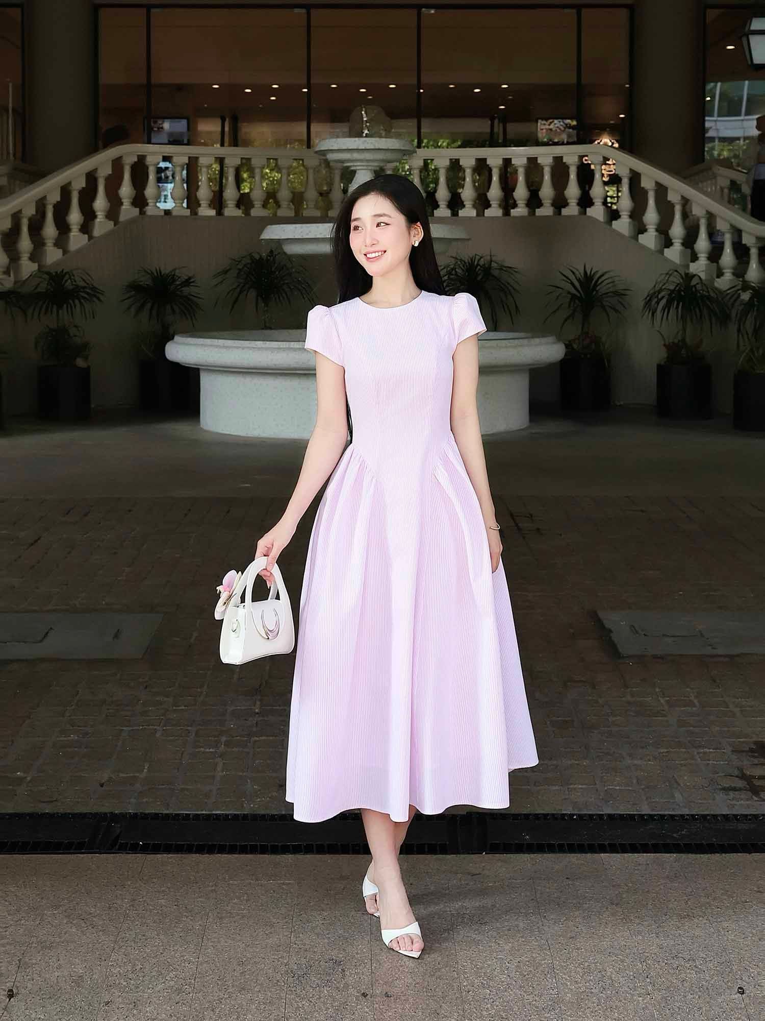  Đầm midi sọc nhún tùng 