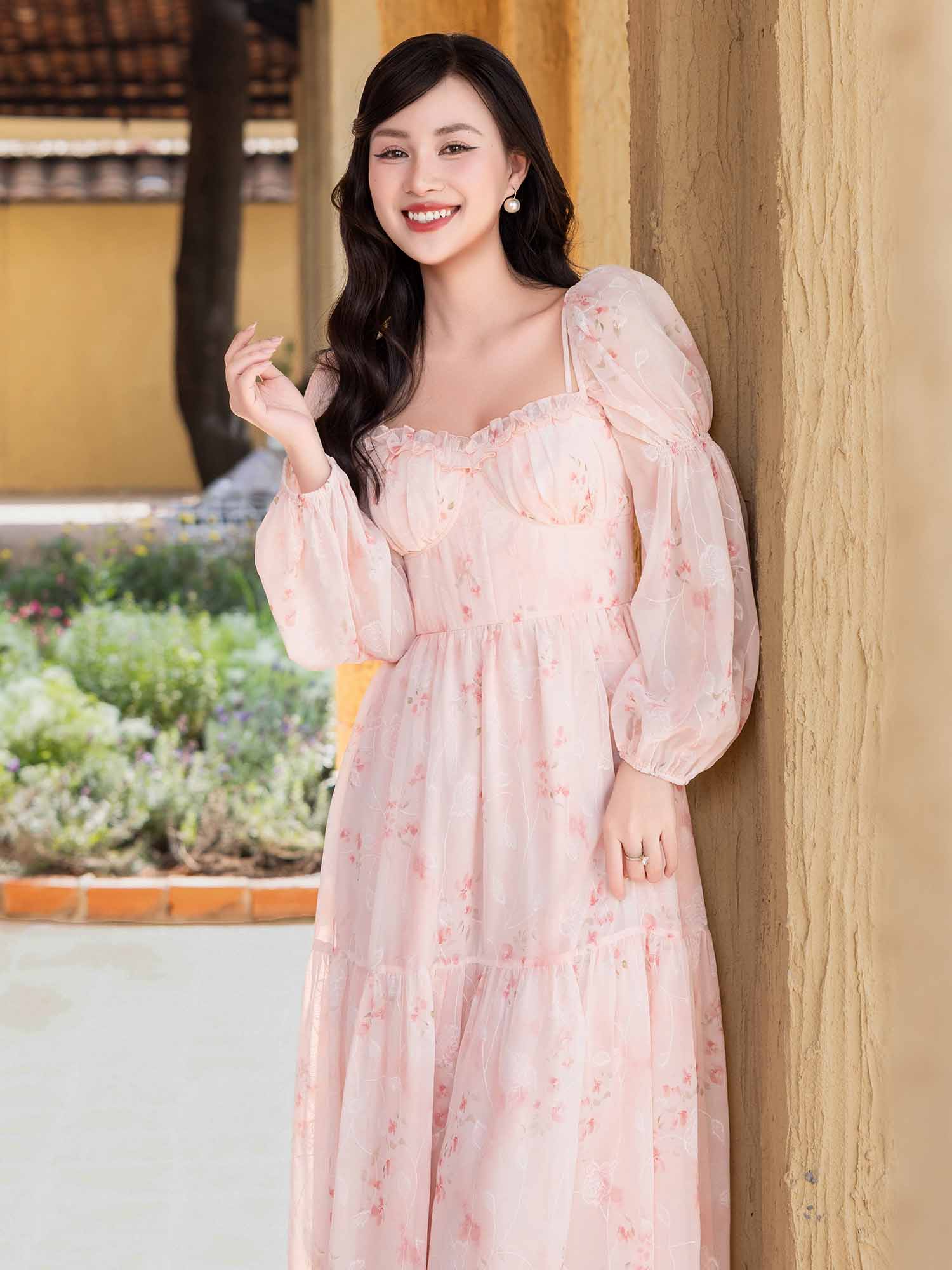 Đầm midi voan hoa tay phồng dài