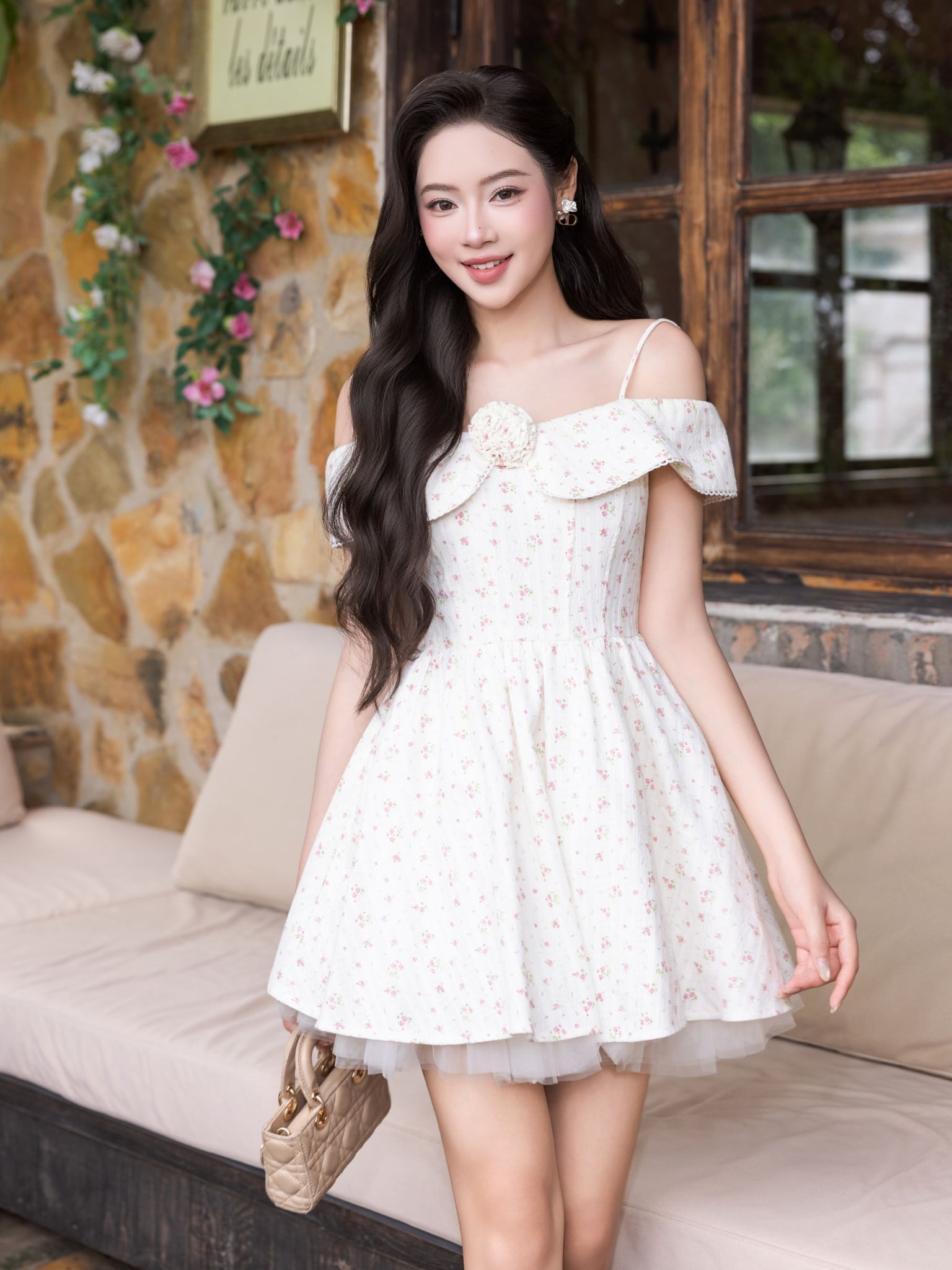 Đầm mini 2 dây trễ vai tùng xòe phối lưới