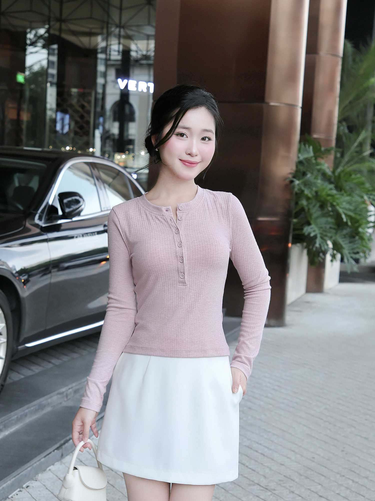 Áo thun tay dài cổ tròn gài nút