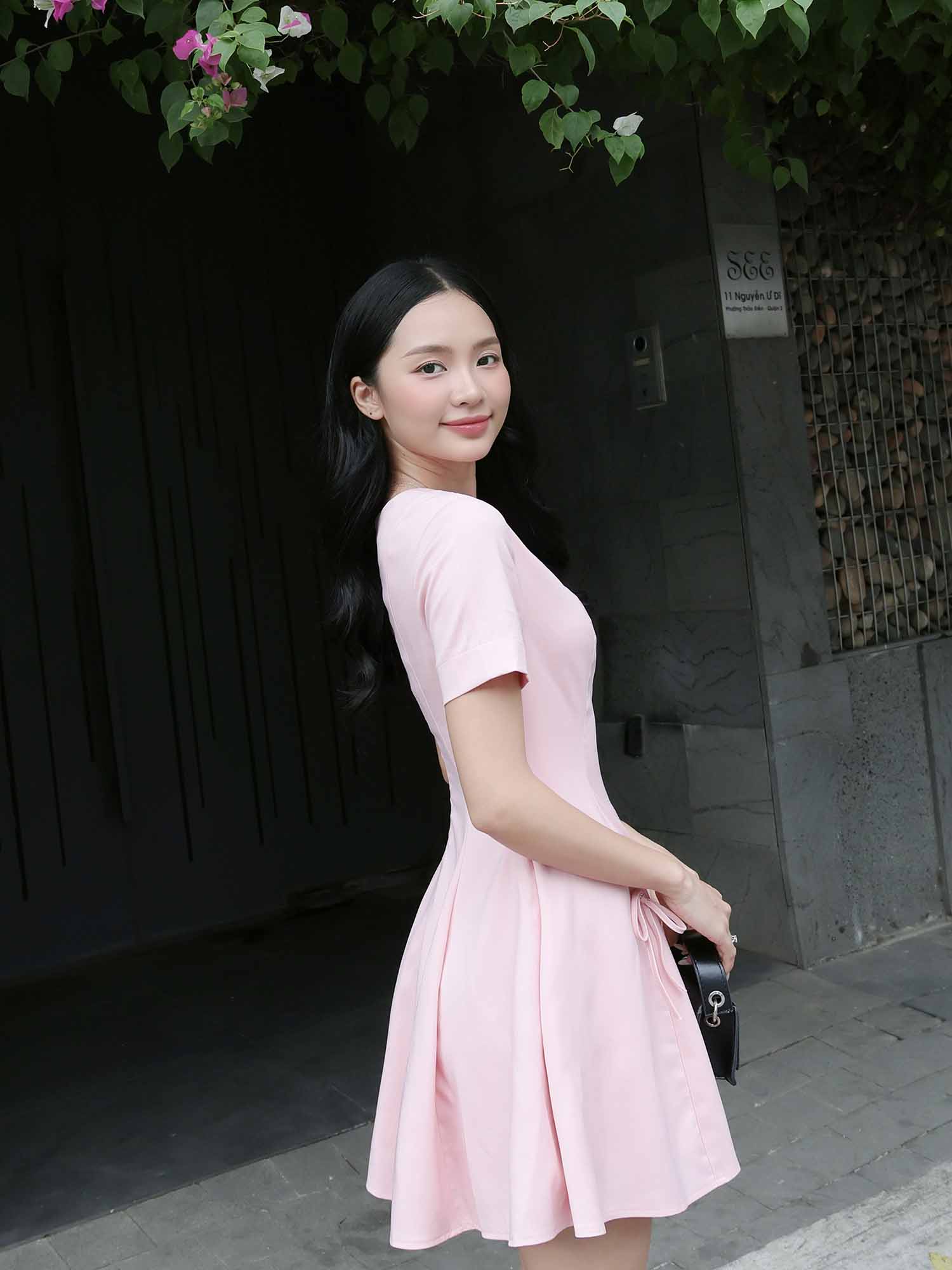 Đầm mini xoè phối dây nơ