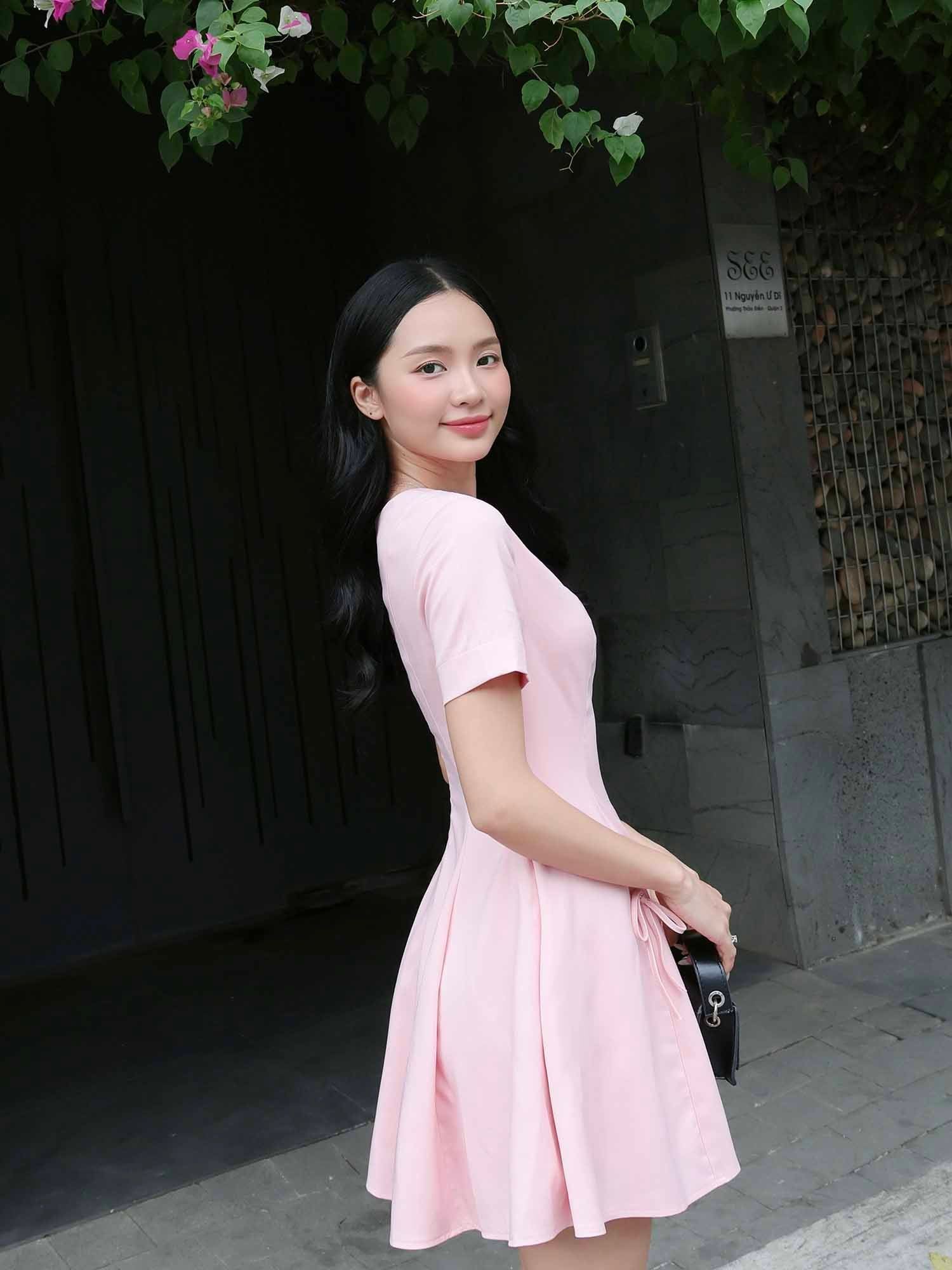  Đầm mini xoè phối dây nơ 