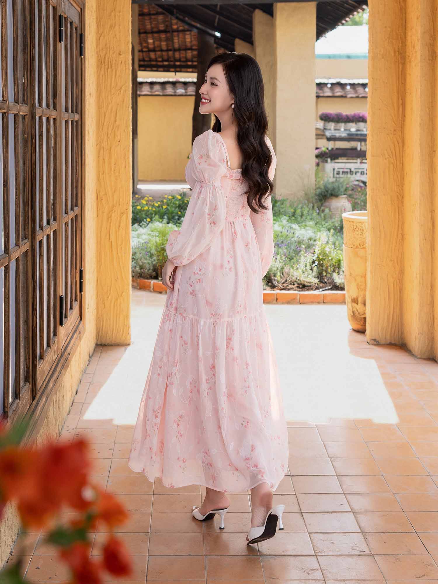 Đầm midi voan hoa tay phồng dài