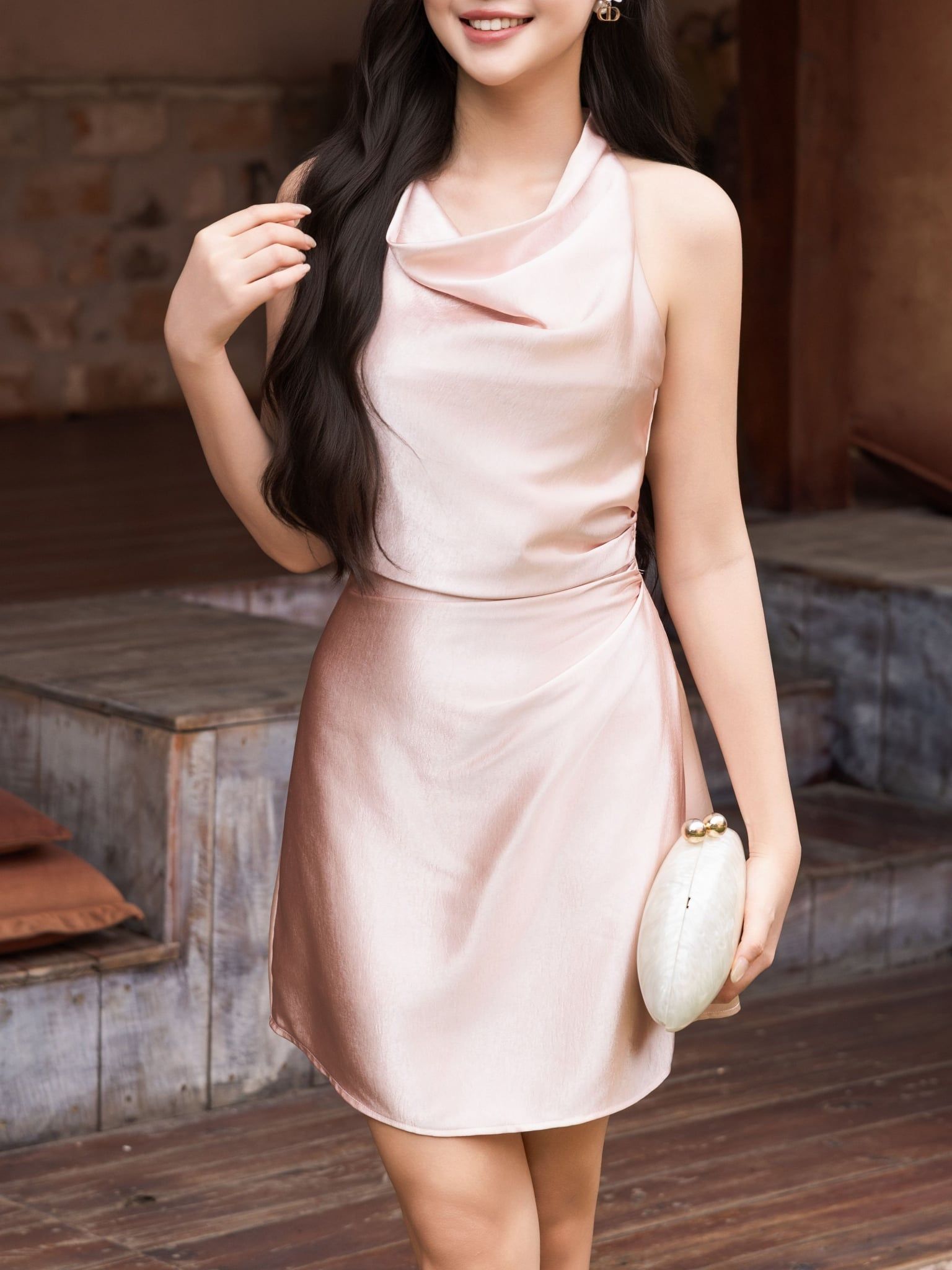  Đầm mini lụa cổ đổ dáng A 