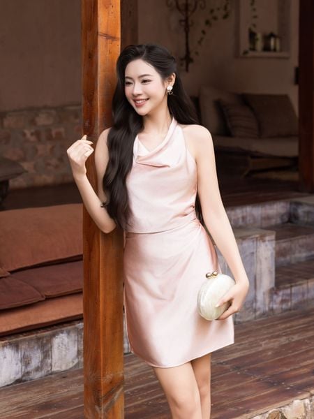  Đầm mini lụa cổ đổ dáng A 