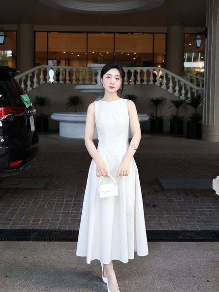  Đầm midi sát nách cơ bản 