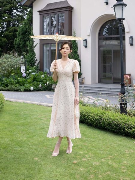  Đầm hoa cổ tim nhún ngực 