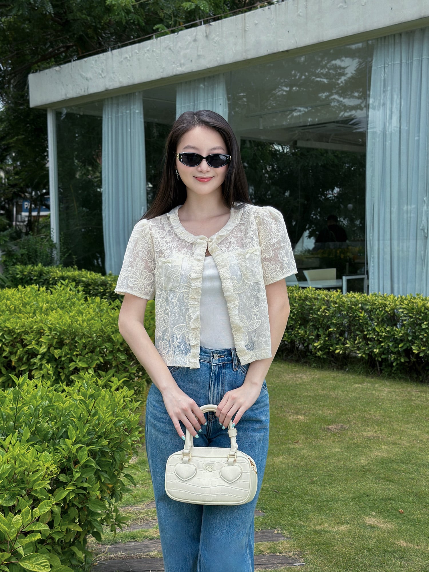 Áo ngắn tay xuyên thấu thêu họa tiết