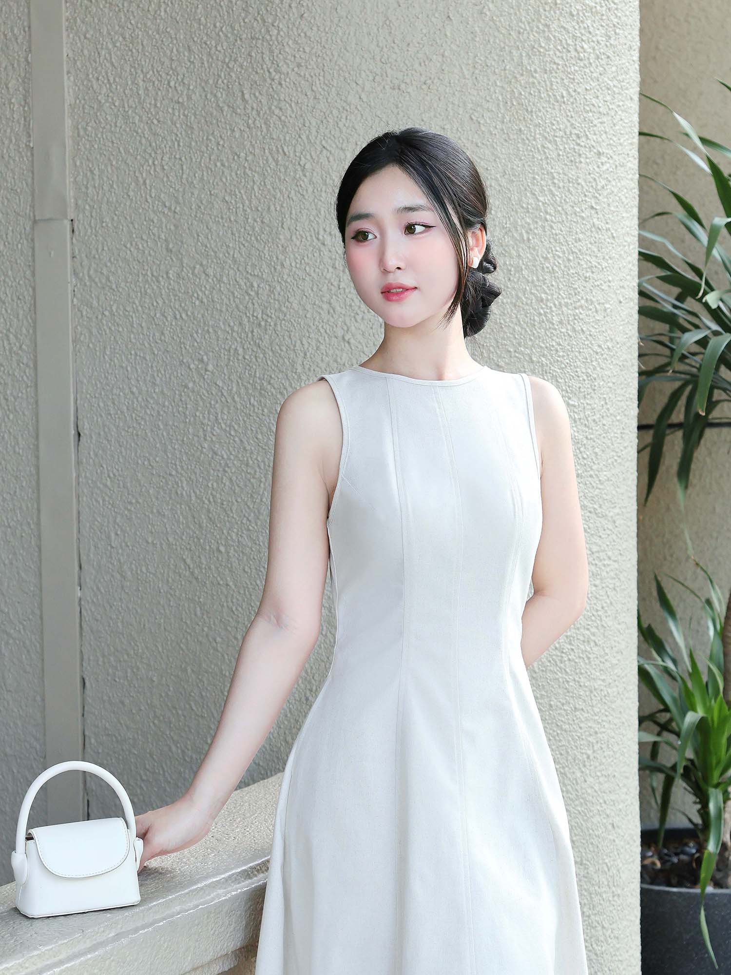 Đầm midi sát nách cơ bản