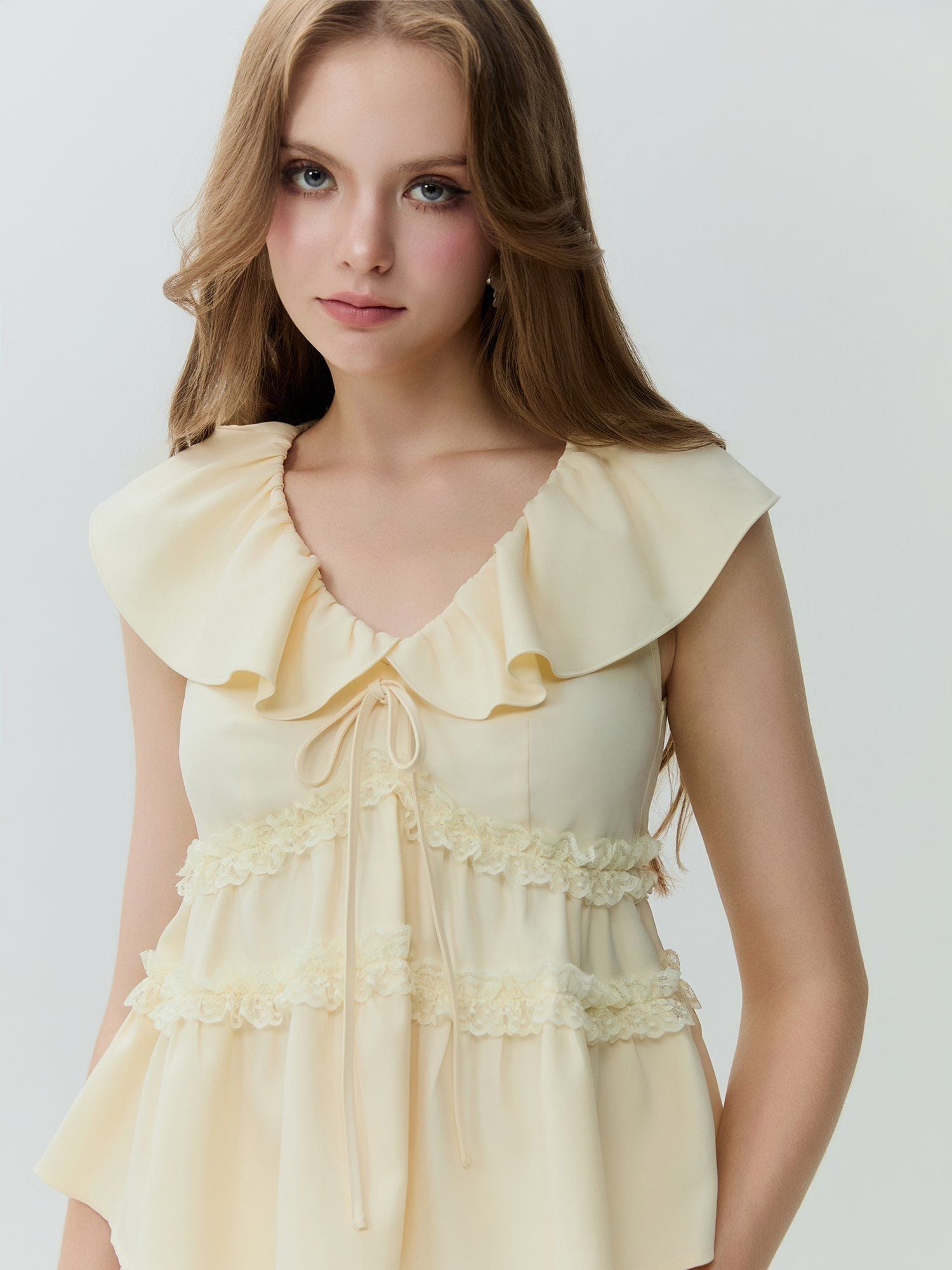  Áo sát nách cổ bèo phối ren dây kéo sau 