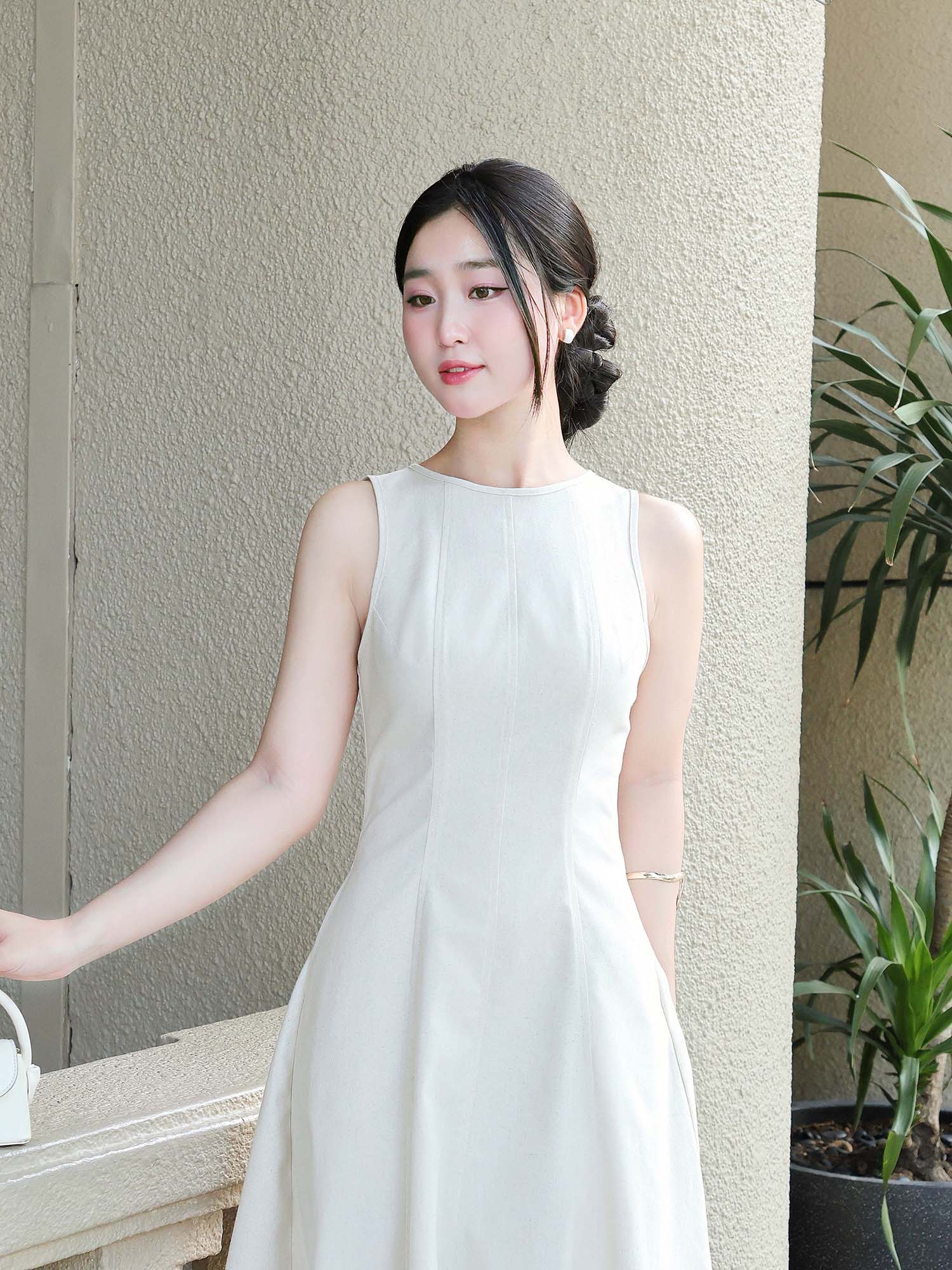 Đầm midi sát nách cơ bản