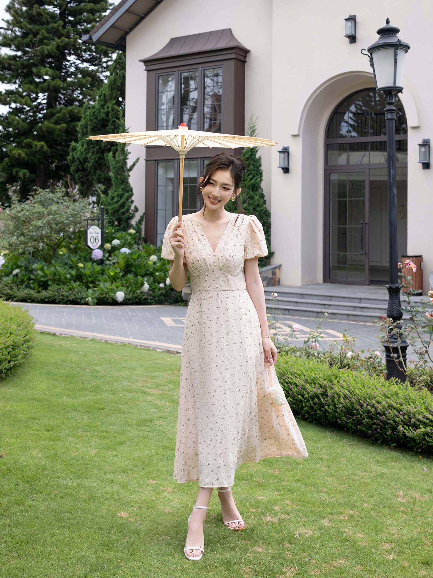 Đầm hoa cổ tim nhún ngực