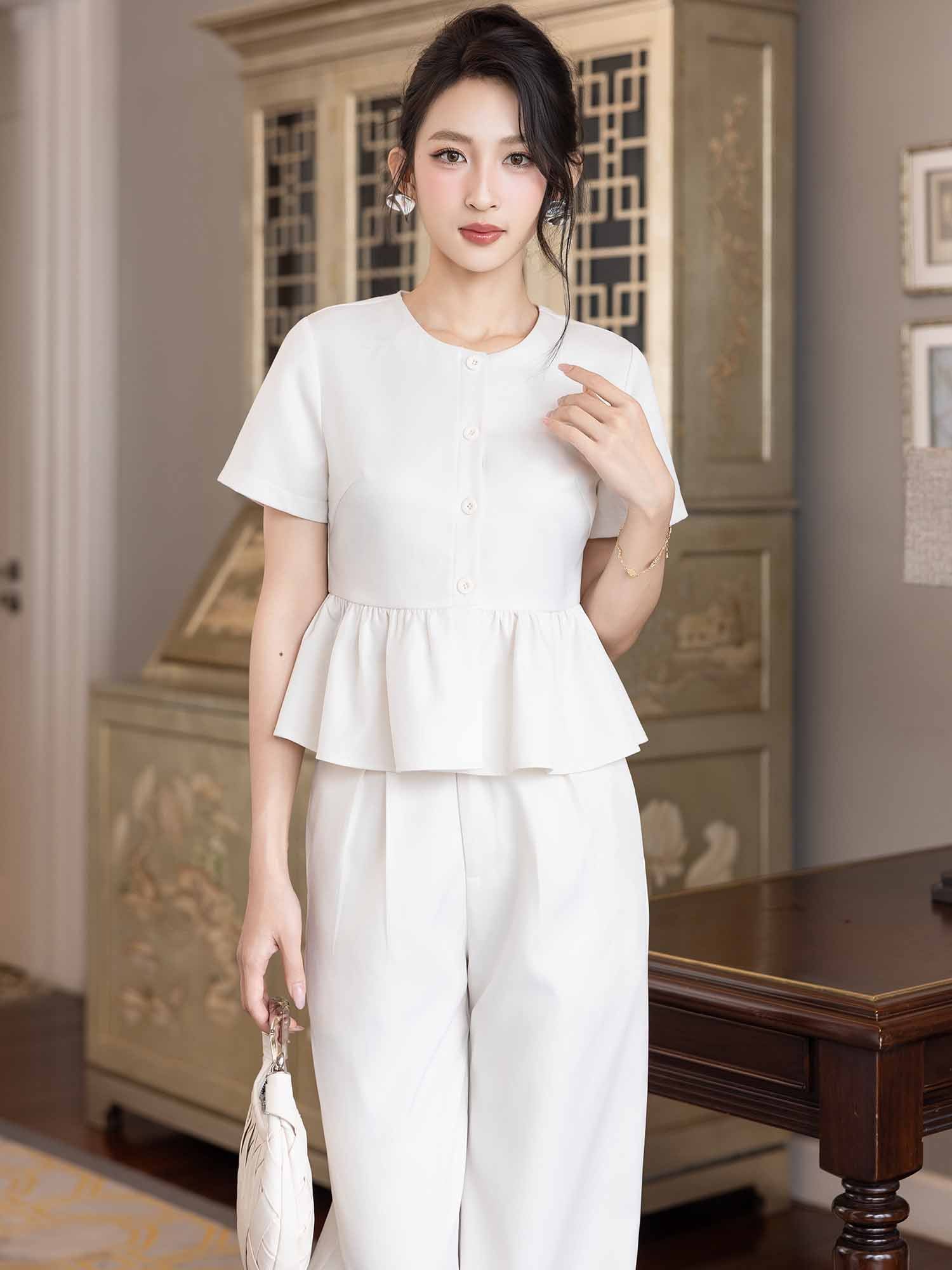 Áo cổ tròn nhún eo cơ bản