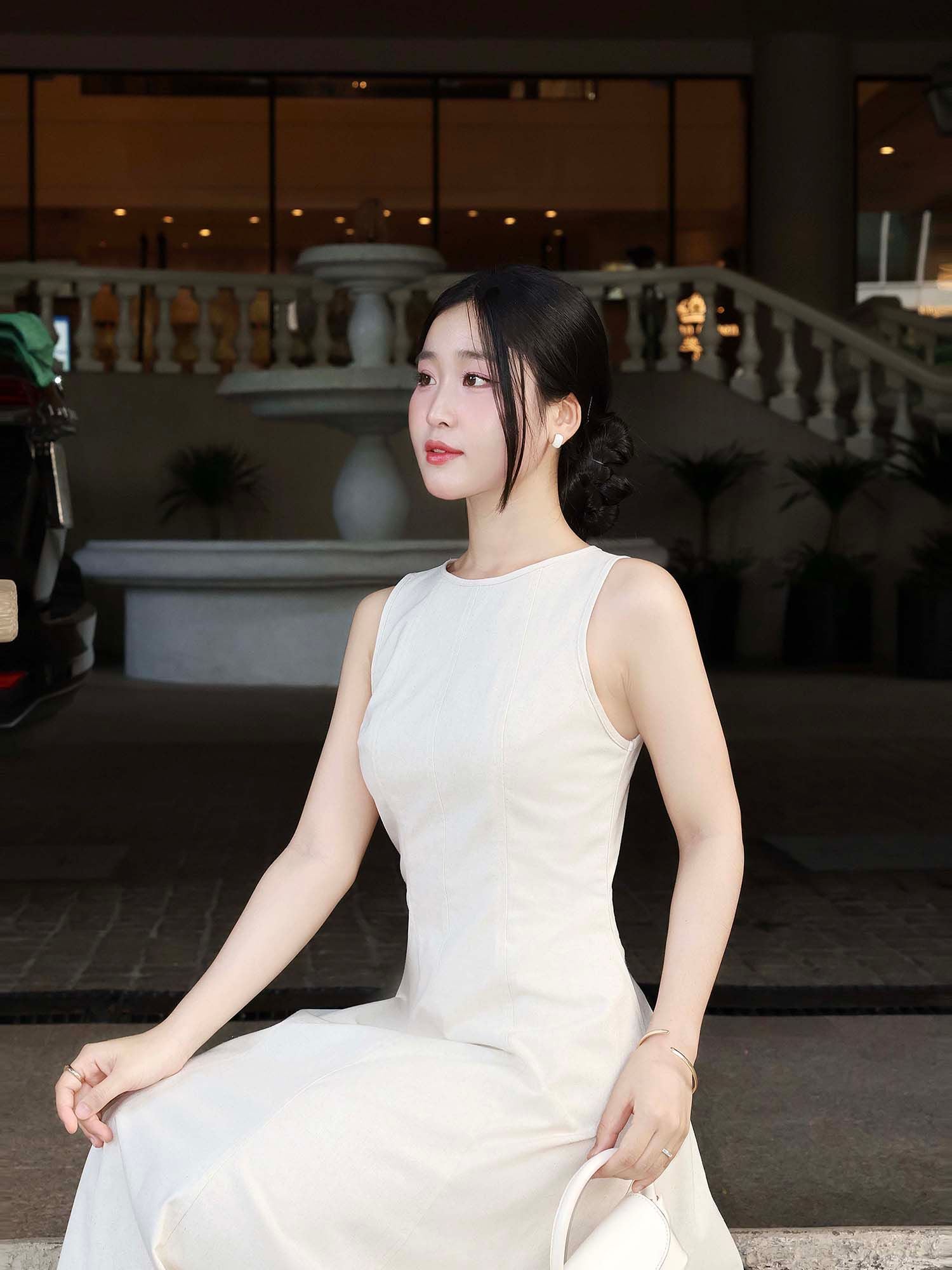  Đầm midi sát nách cơ bản 