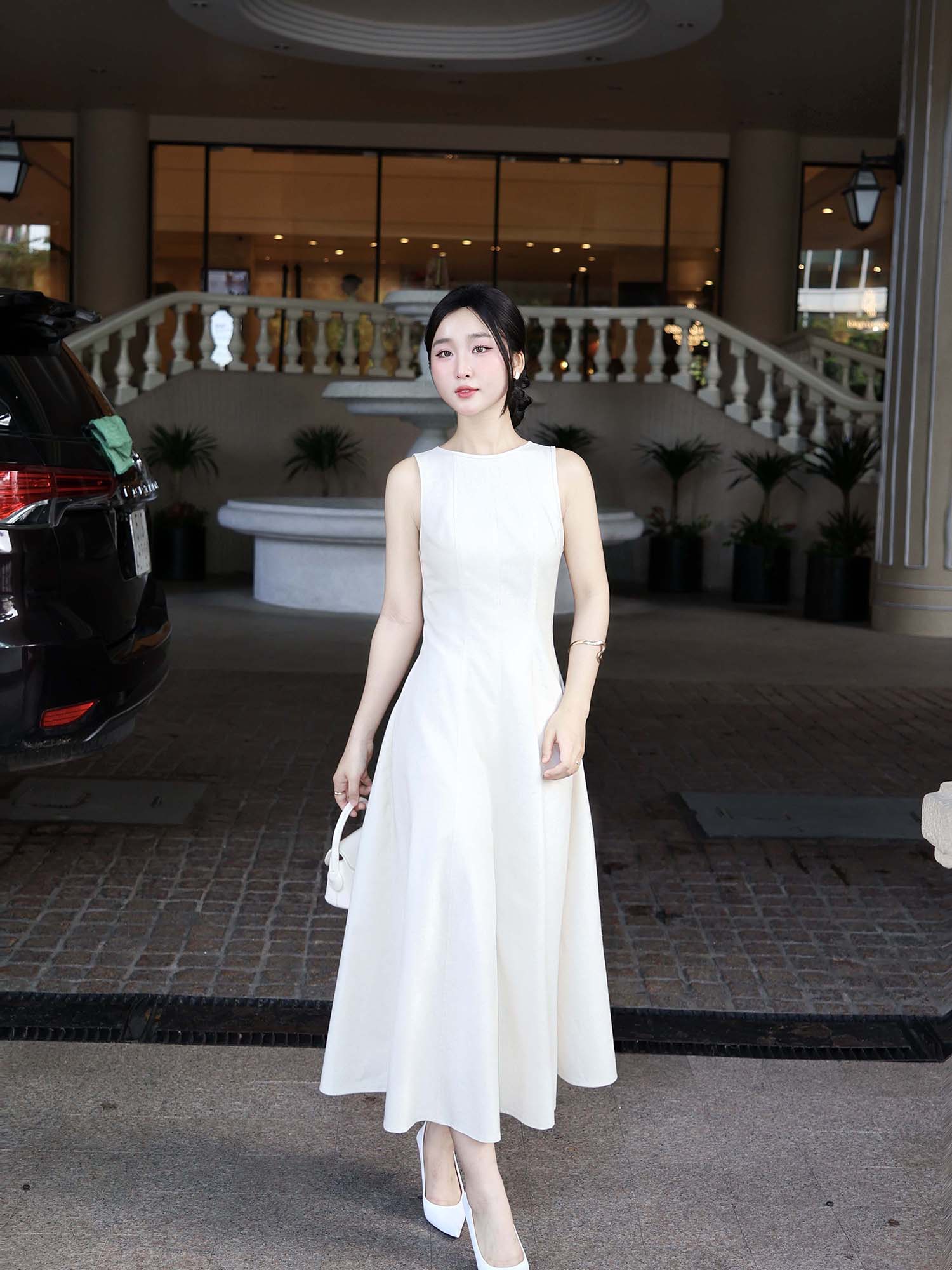 Đầm midi sát nách cơ bản