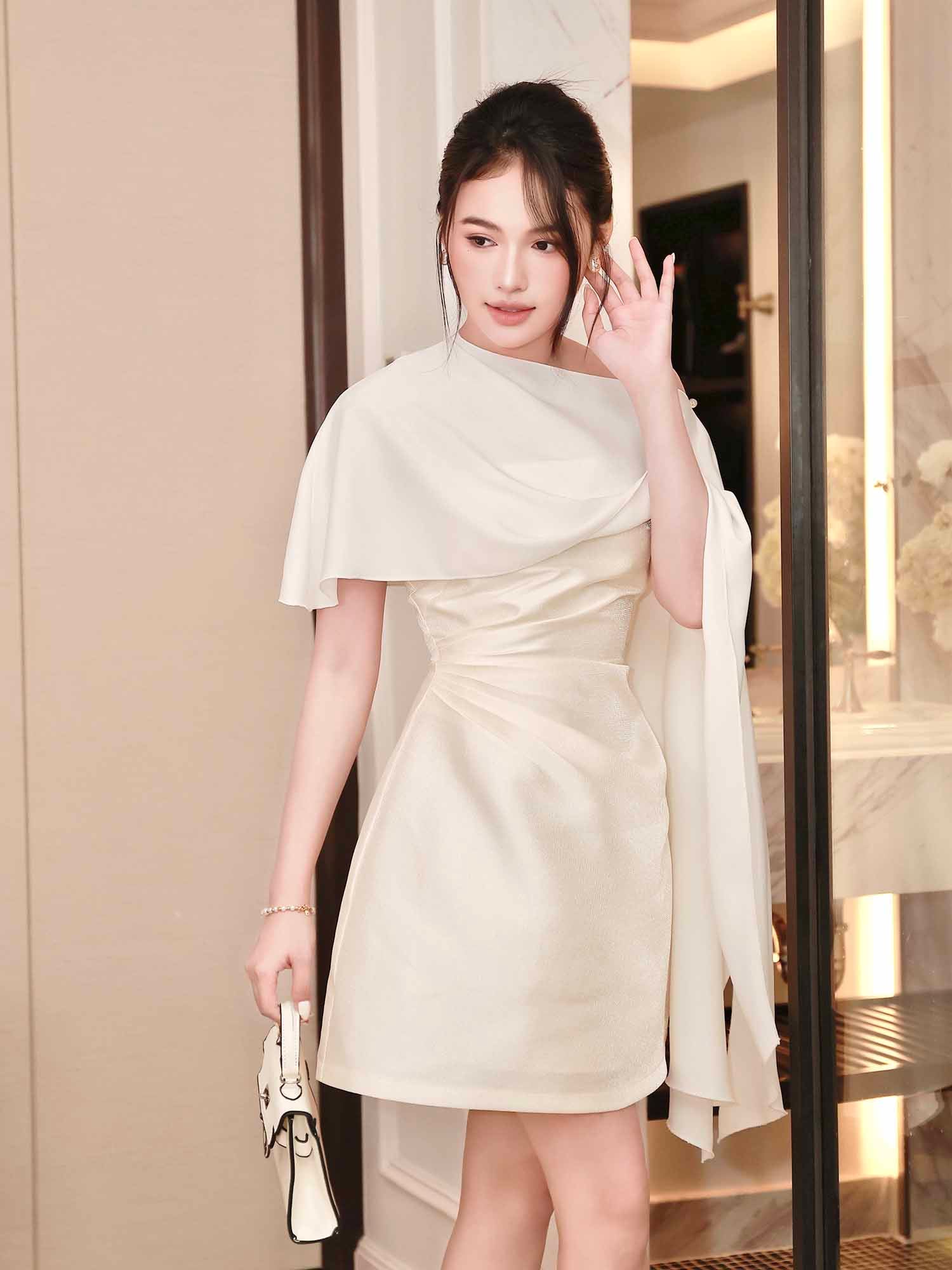 Đầm mini Tapta cúp ngực phối khăn lụa